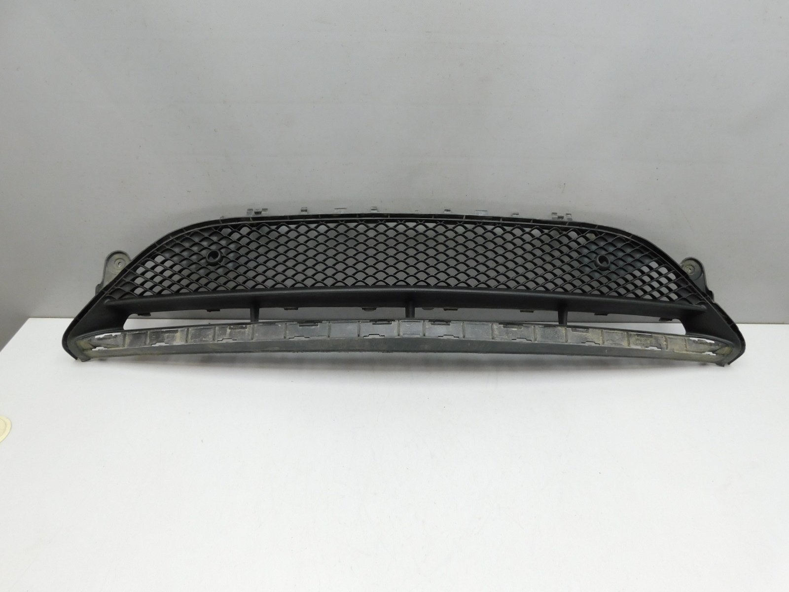 Решетка в бампер центральная Mercedes-Benz E-Klasse W213 2016>