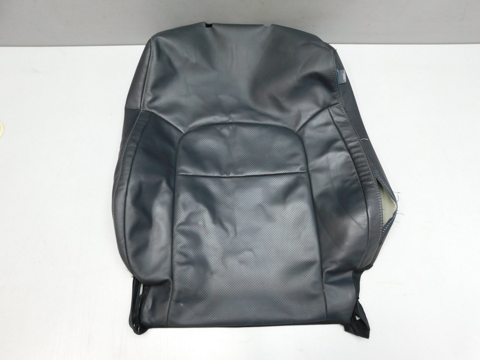 Обшивка сиденья Toyota Land Cruiser (200) 2008>