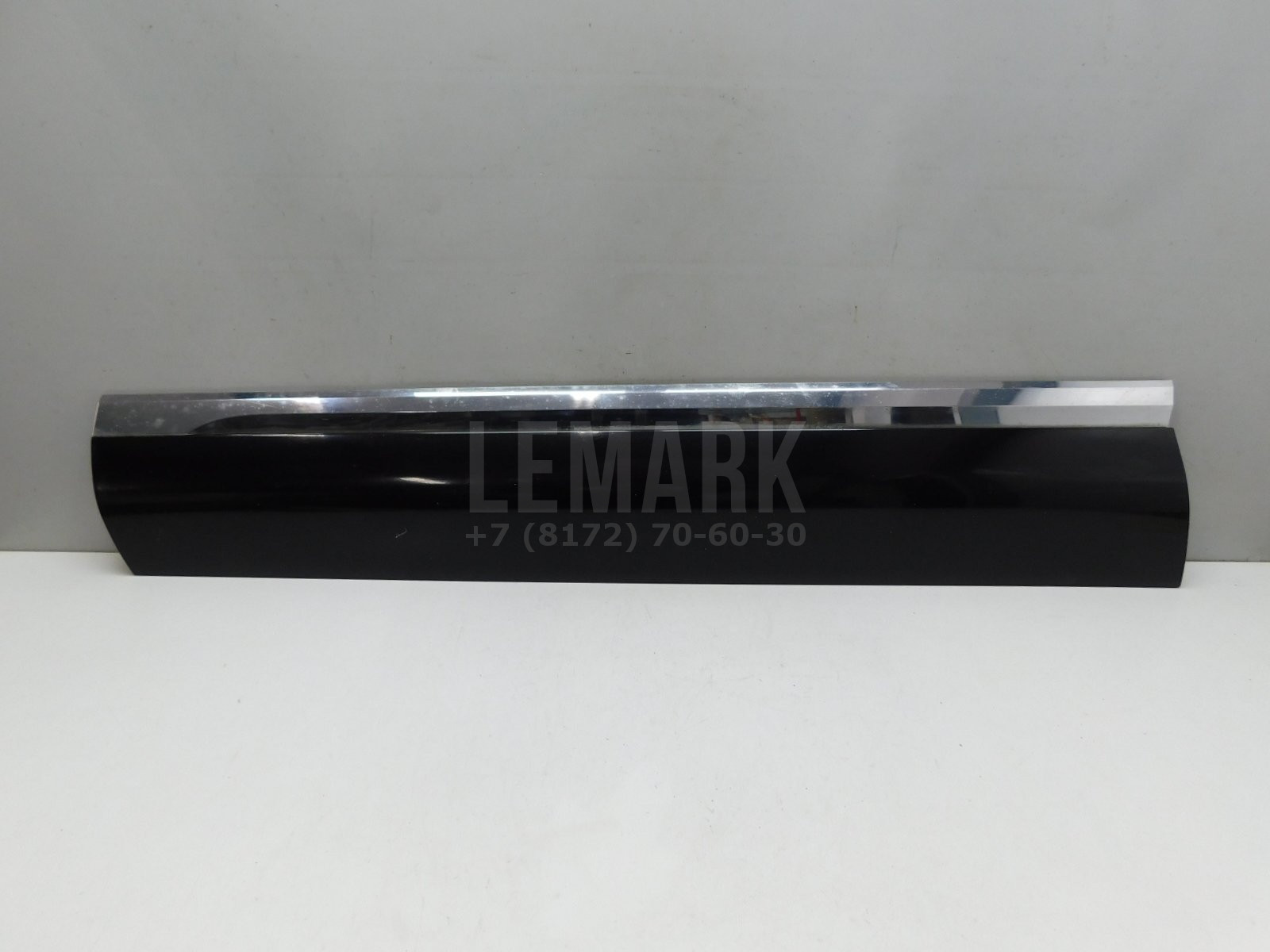 Накладка двери передней левой Volkswagen Touareg 2010> 7P6854939