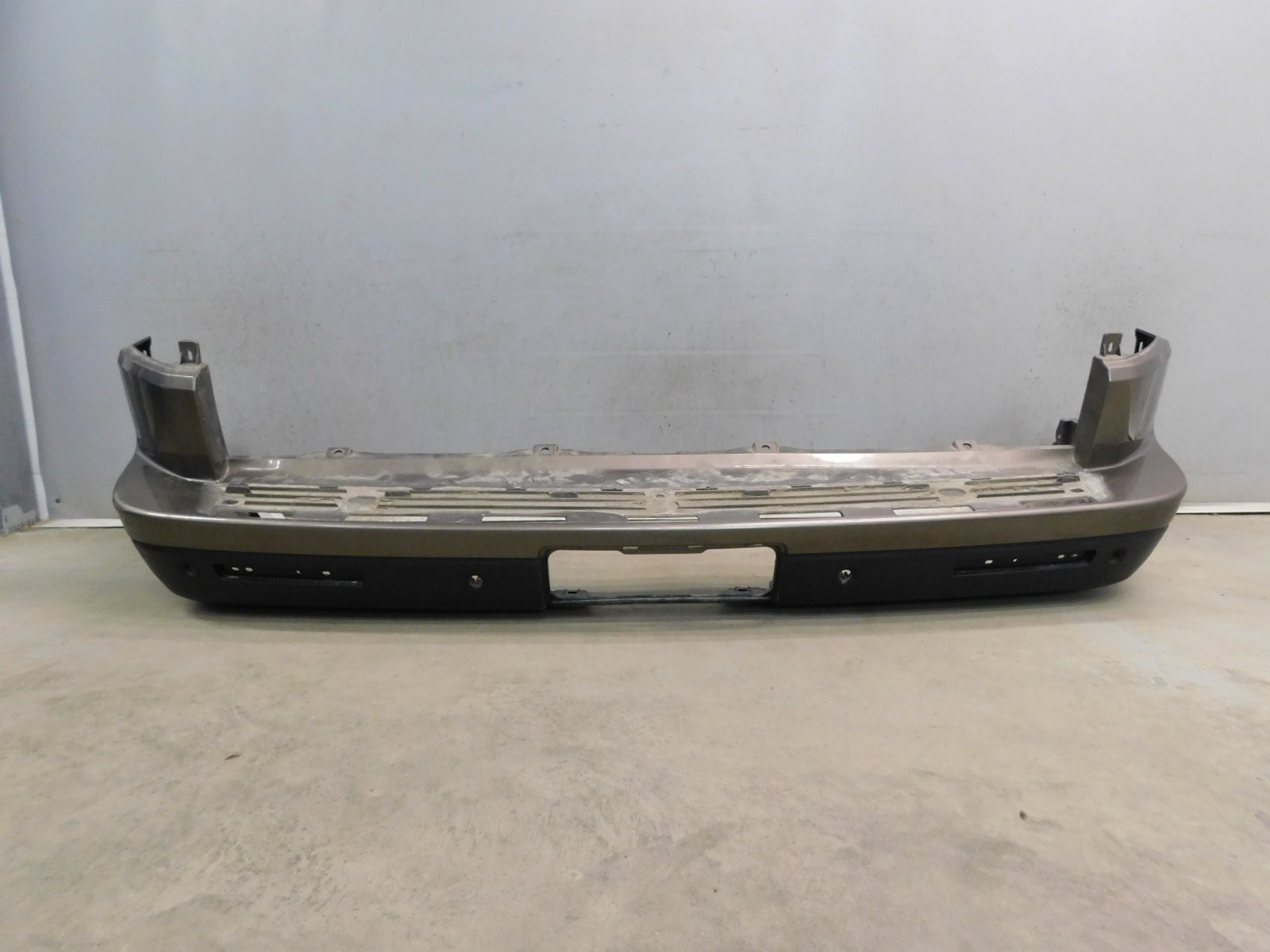 Бампер задний Land Rover Discovery IV 2009>