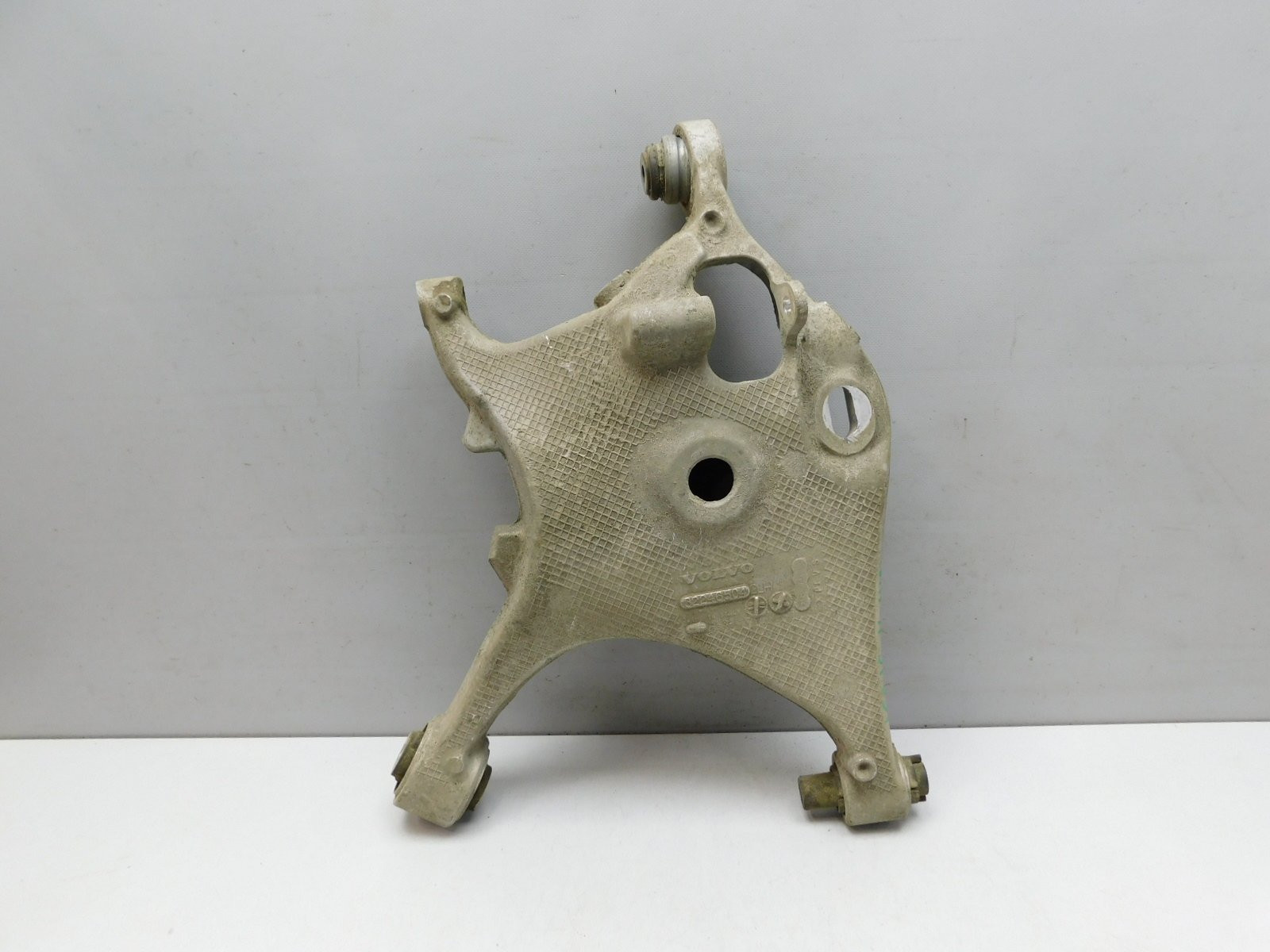 Рычаг задний нижний левый Volvo V90 Cross Country 2017>