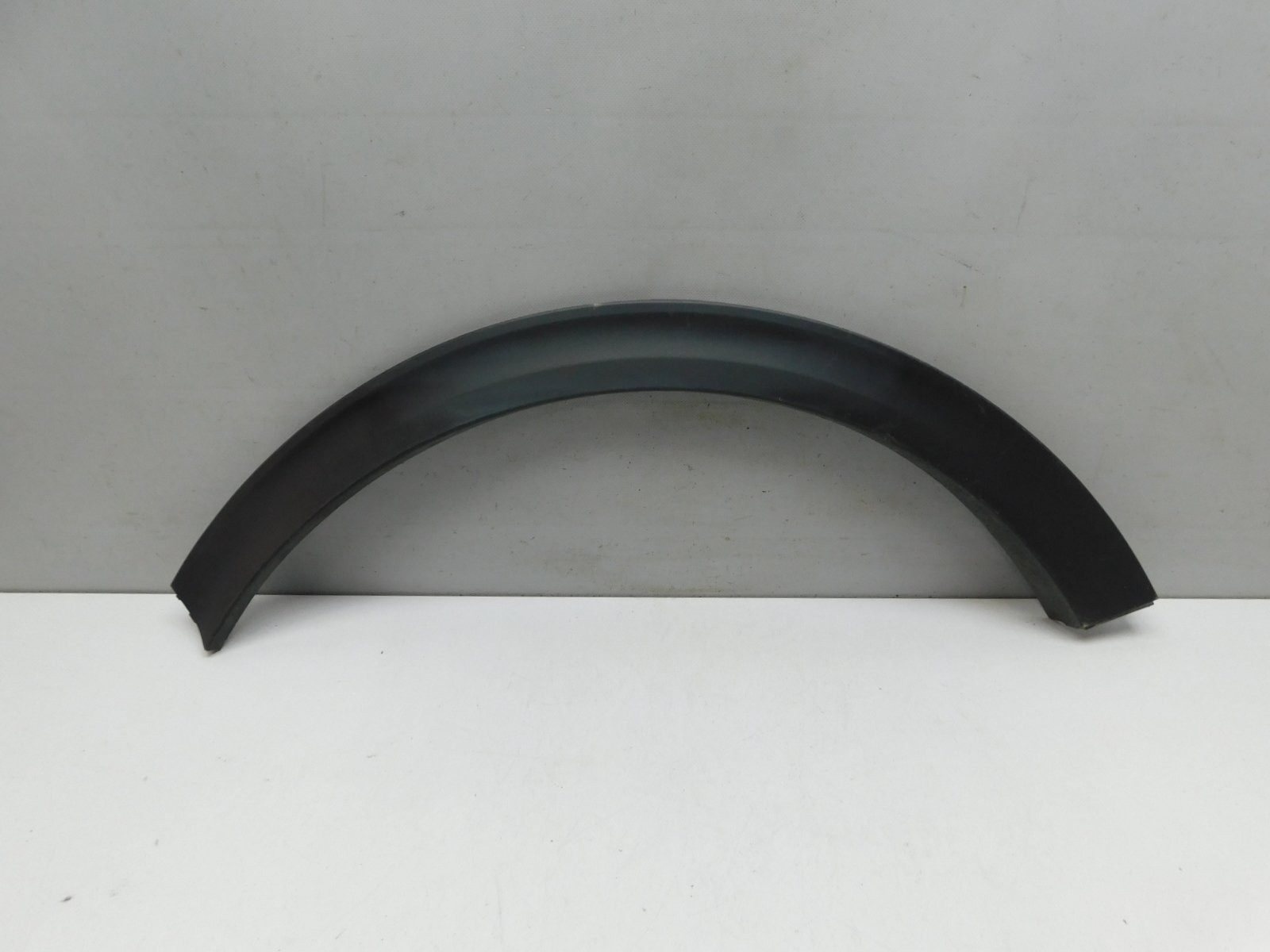 Накладка крыла заднего  правого Kia Sportage 2015>