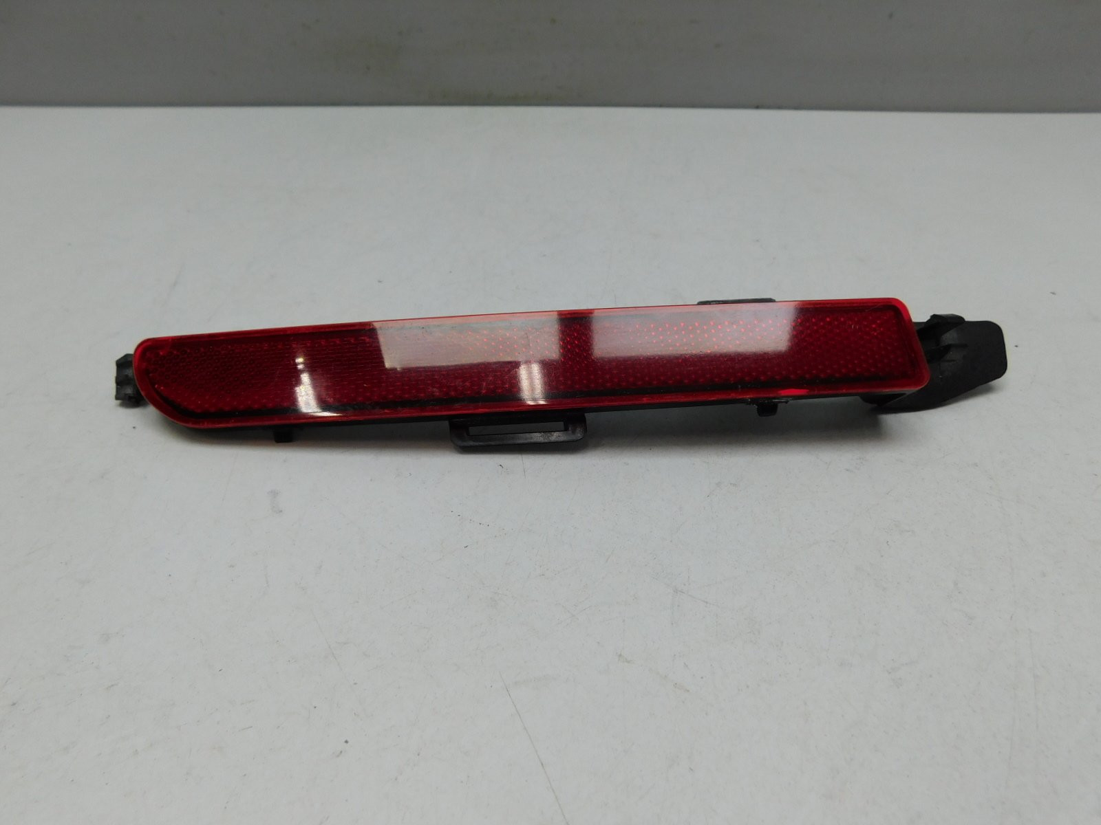 Фонарь задний в бампер левый Chevrolet Orlando 2011>