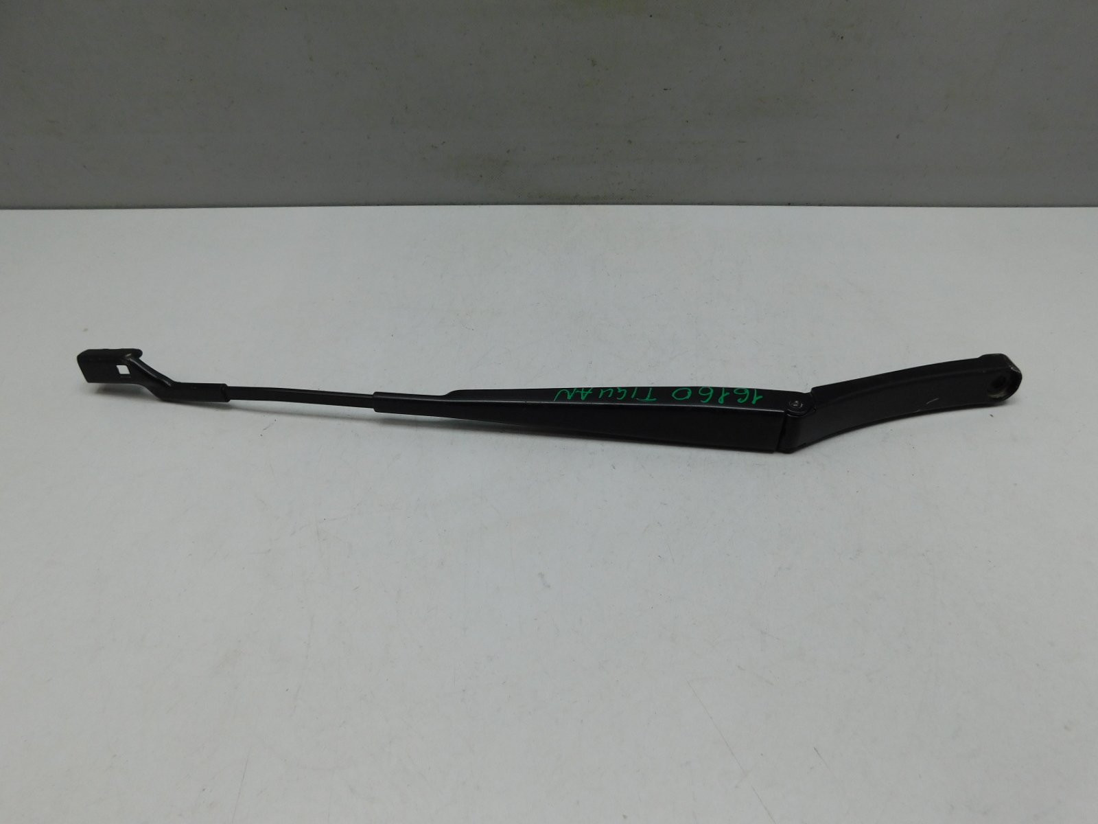 Поводок стеклоочистителя Volkswagen Tiguan 2017>