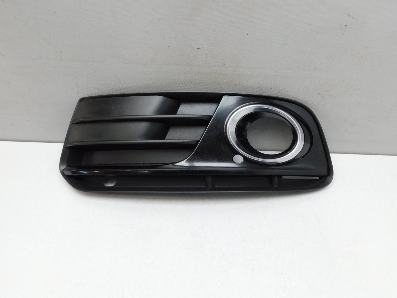 Решетка в бампер левая Audi Q5 2008-2017