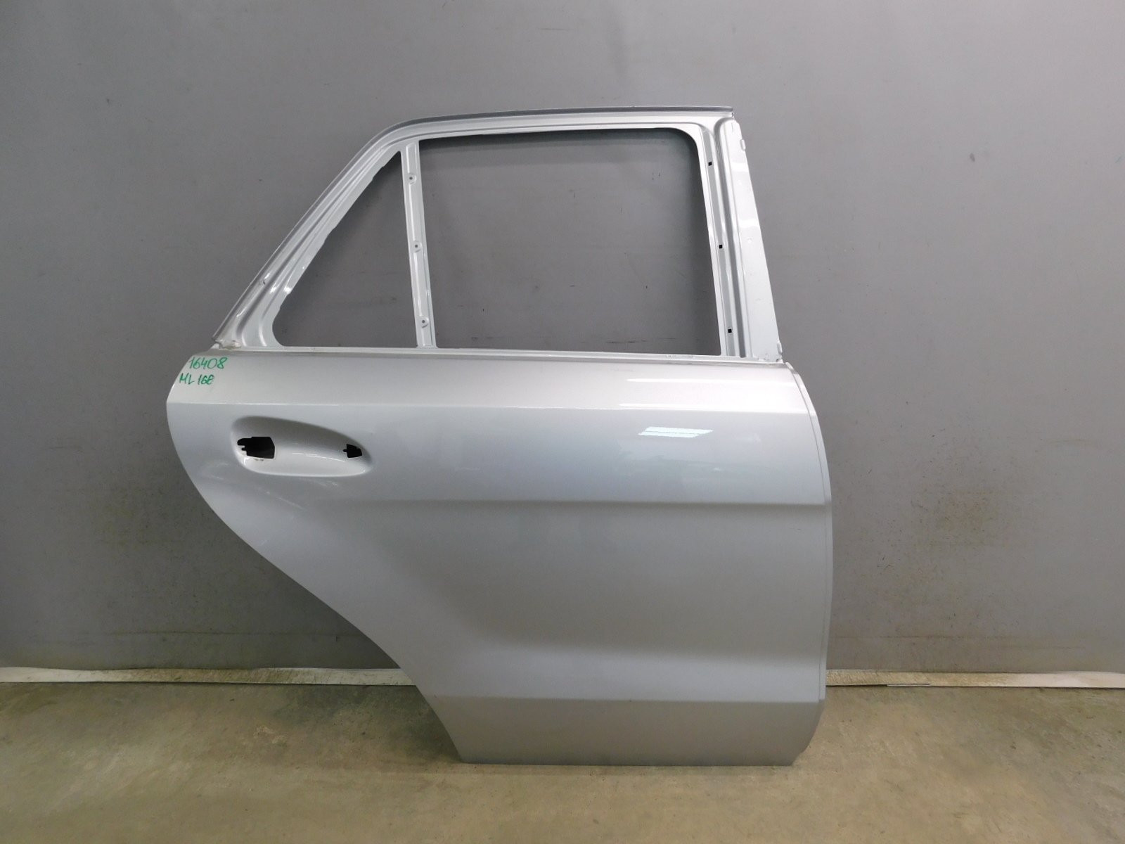 Дверь задняя правая Mercedes-Benz M-Klasse (ML/GLE) W166 2011>