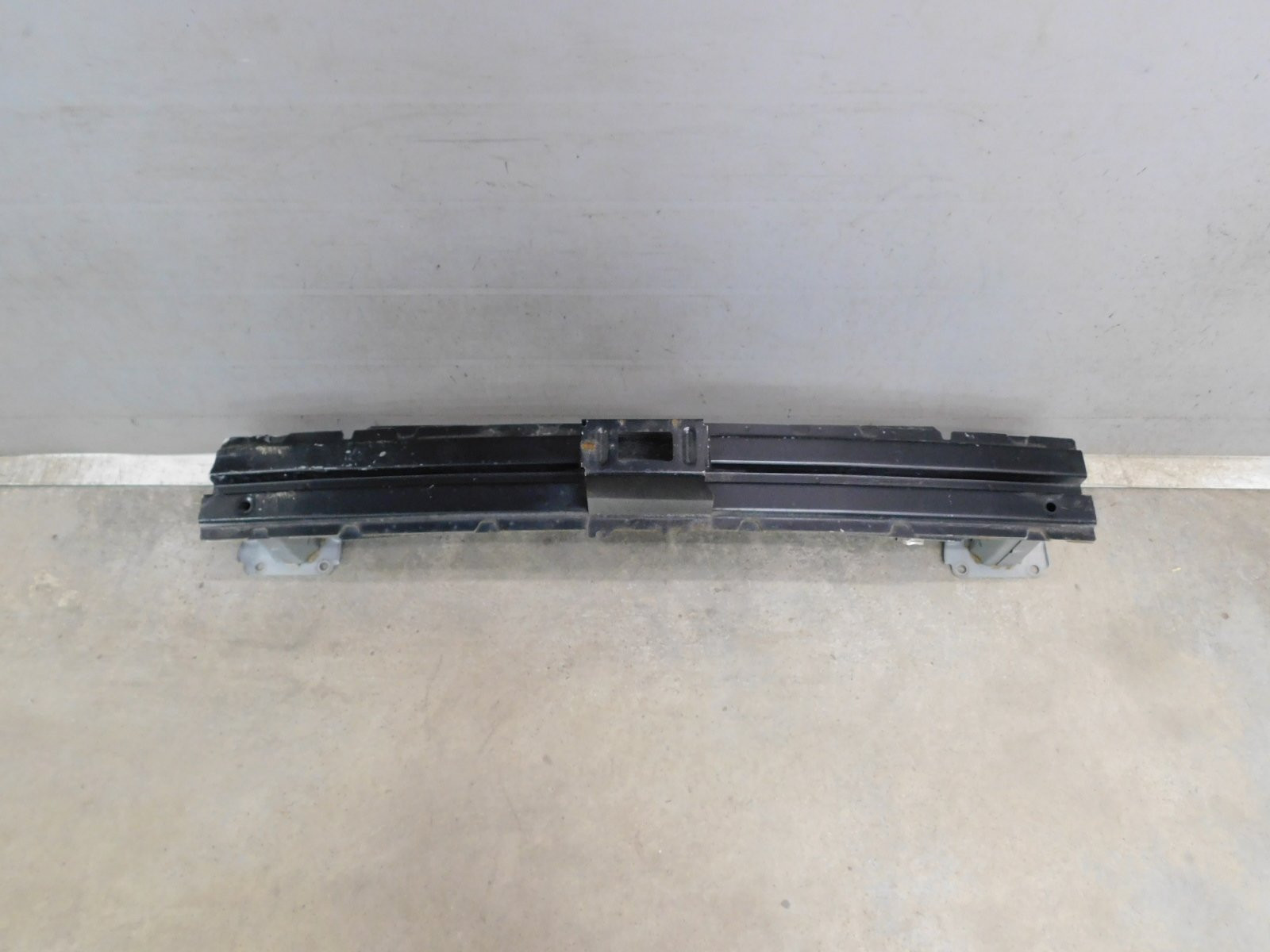 Усилитель переднего бампера Mitsubishi Outlander 2012>