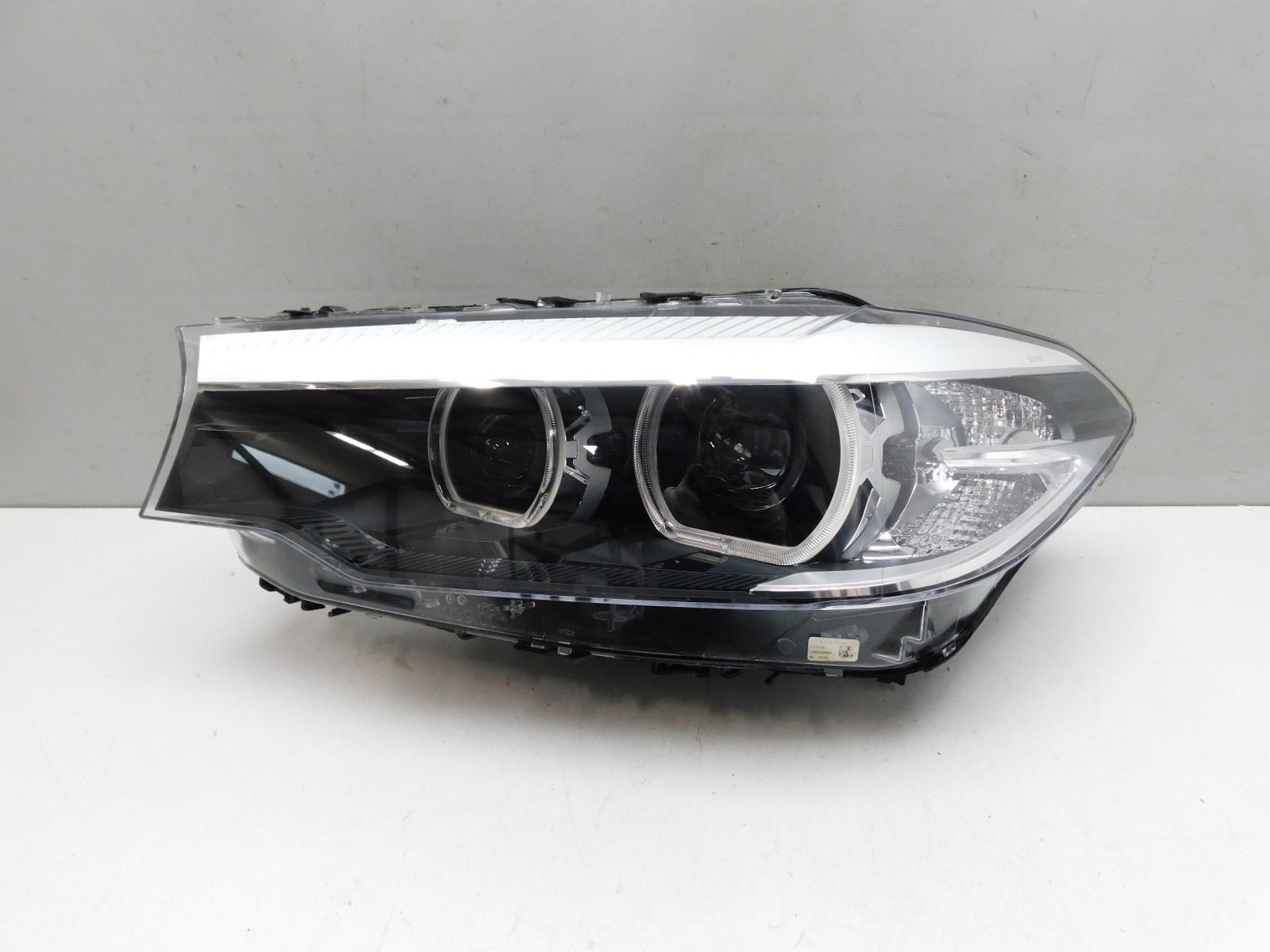 Фара левая BMW 5-серия G30 2016>