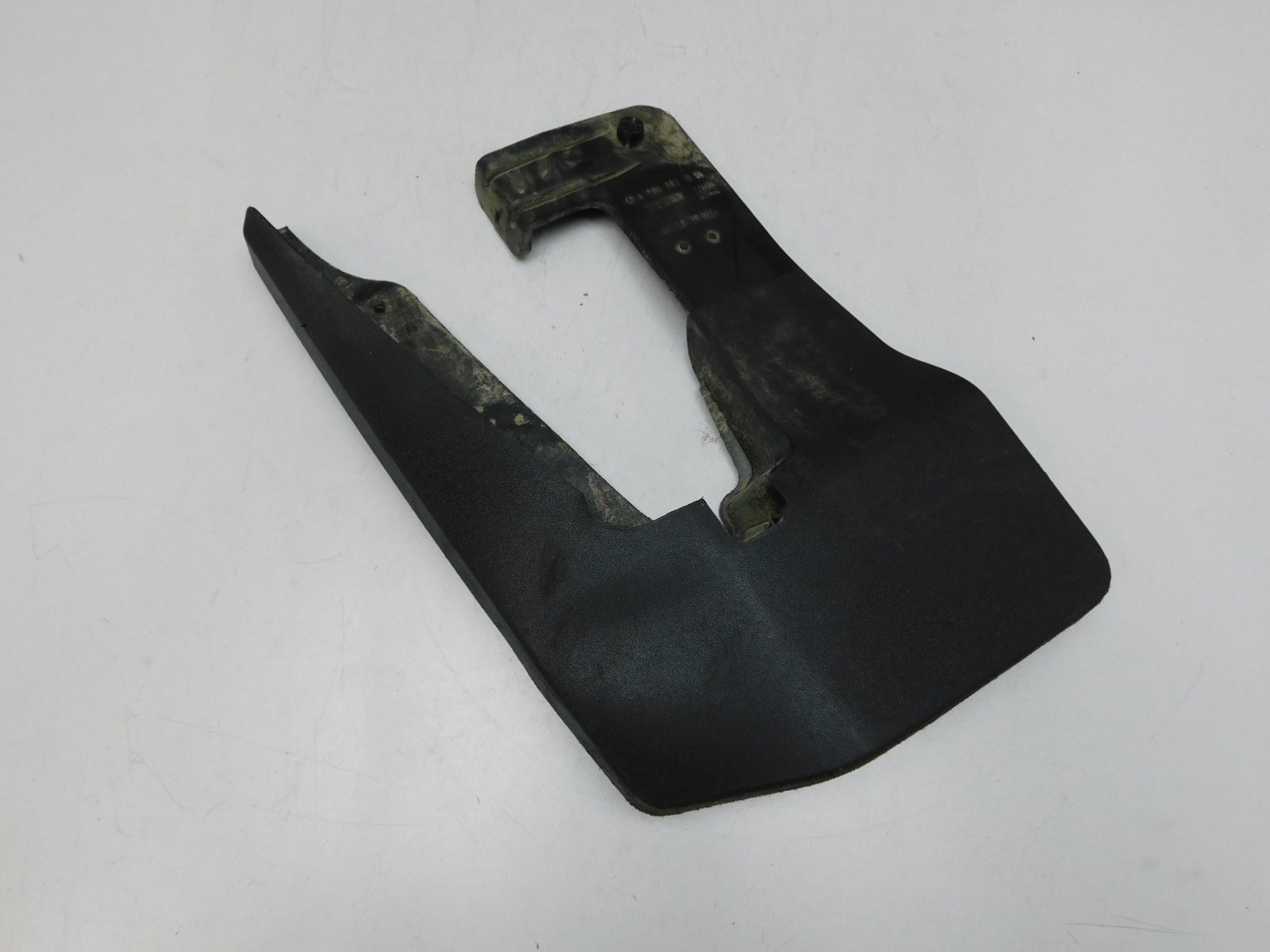 Брызговик передний левый Mercedes-Benz Sprinter 2006>