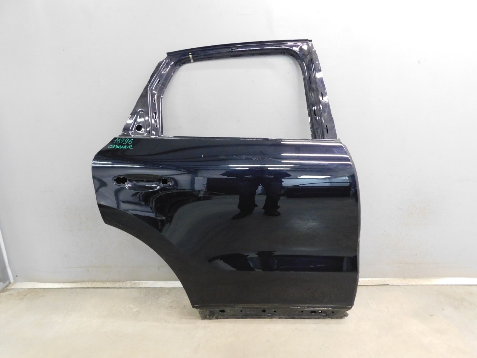 Дверь задняя правая Porsche Cayenne 2017>