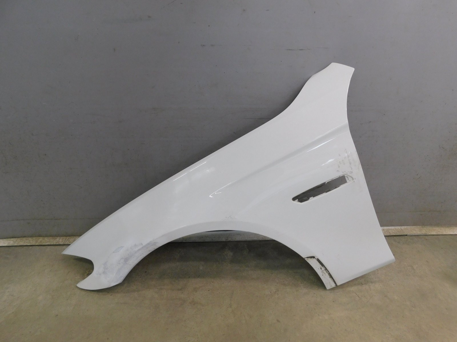 Крыло переднее левое BMW 5-серия F10/F11 2009>