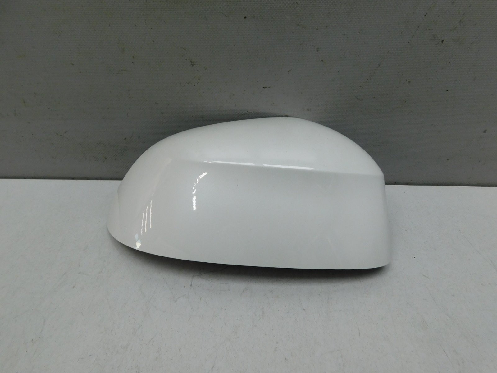 Накладка зеркала правого BMW X5 F15 2013-2018