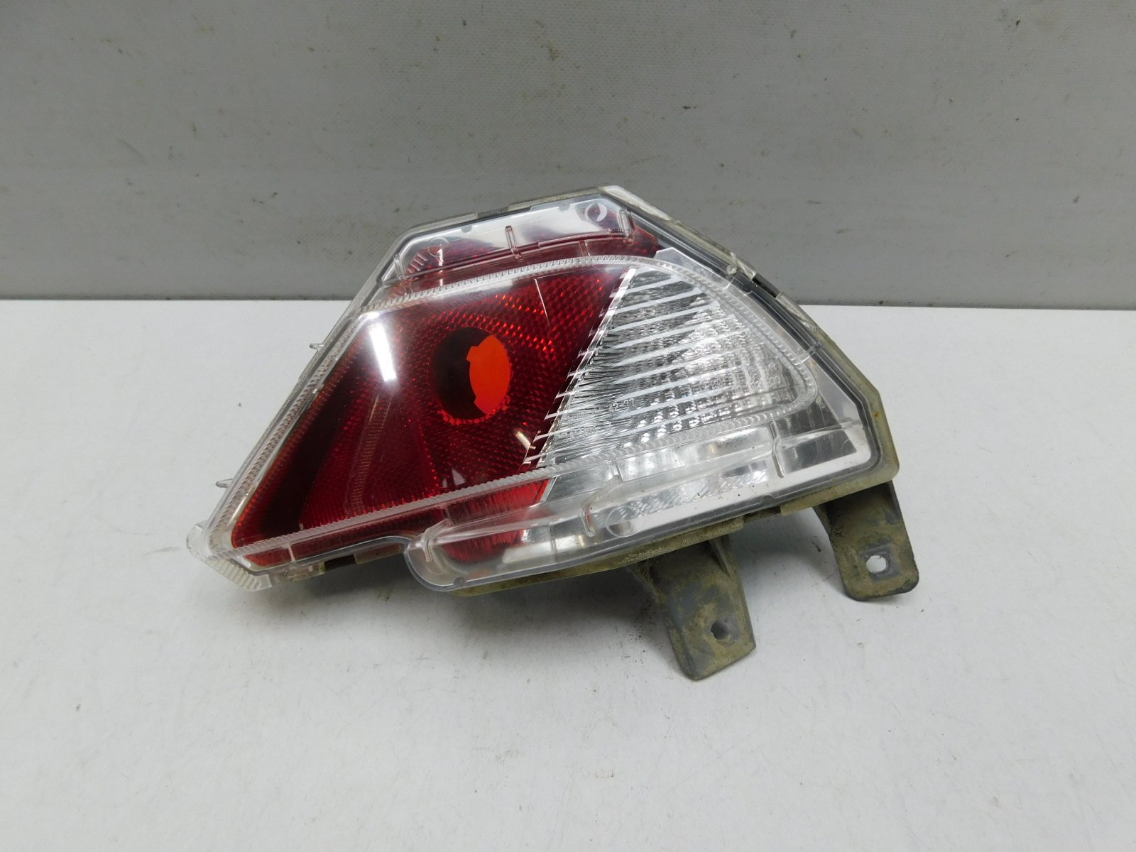 Фонарь задний в бампер правый Toyota RAV 4 2013-2019