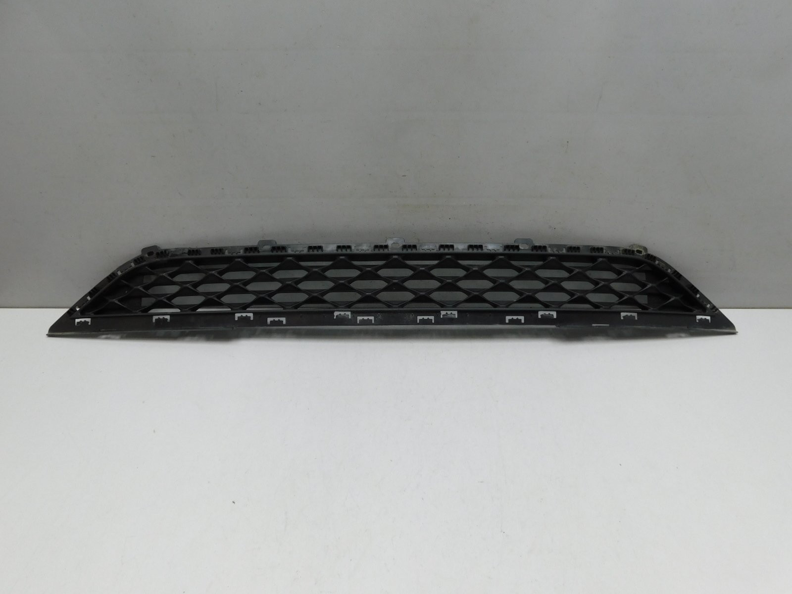 Решетка в бампер центральная Hyundai Tucson III 2015-2021