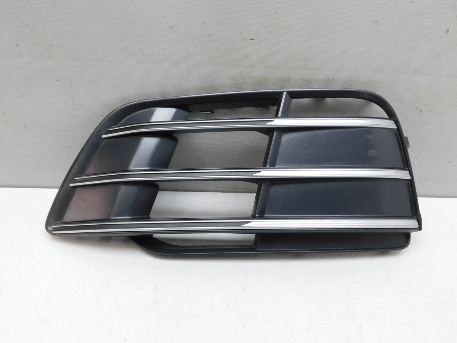 Решетка в бампер левая Audi Q5 2017>