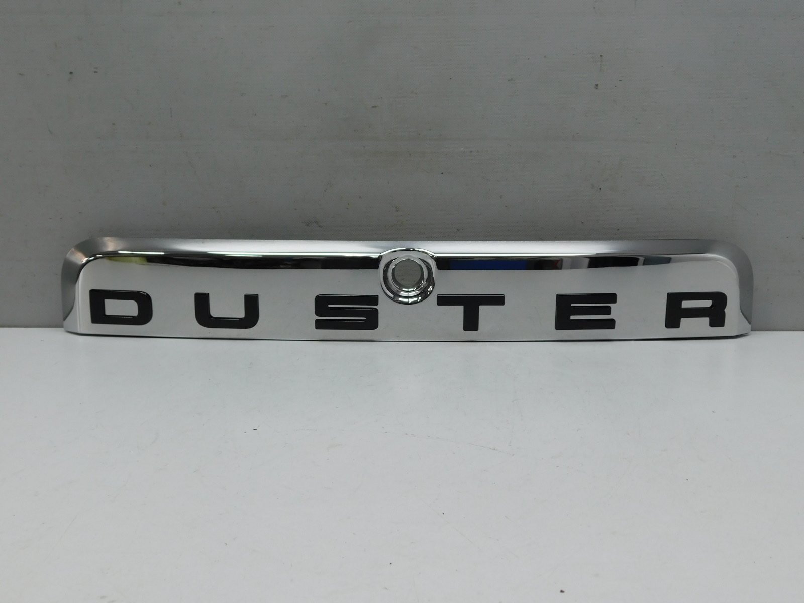 Накладка двери багажника Renault Duster 2011>