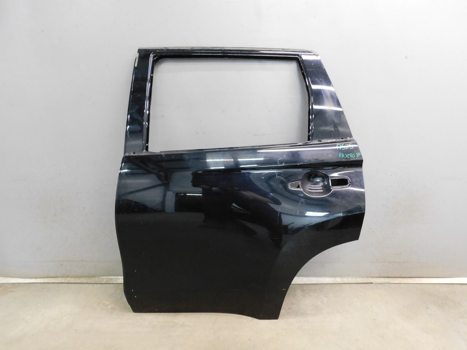 Дверь задняя левая Mitsubishi Pajero/Montero Sport (KS) 2015>