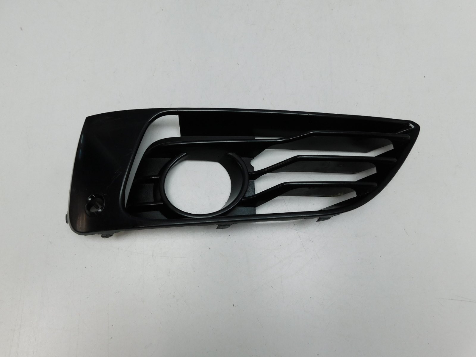 Решетка в бампер правая BMW 2-серия F45/F46 Tourer 2015>