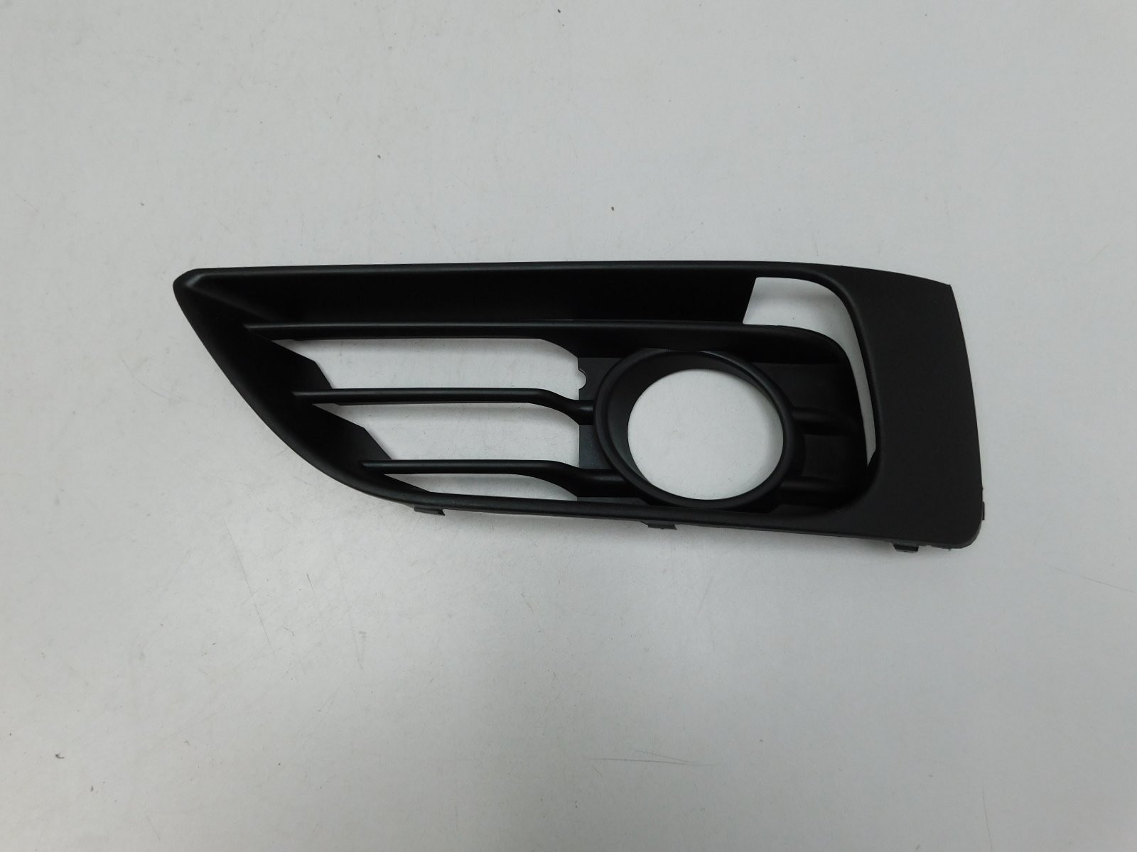 Решетка в бампер левая BMW 2-серия F45/F46 Tourer 2015>