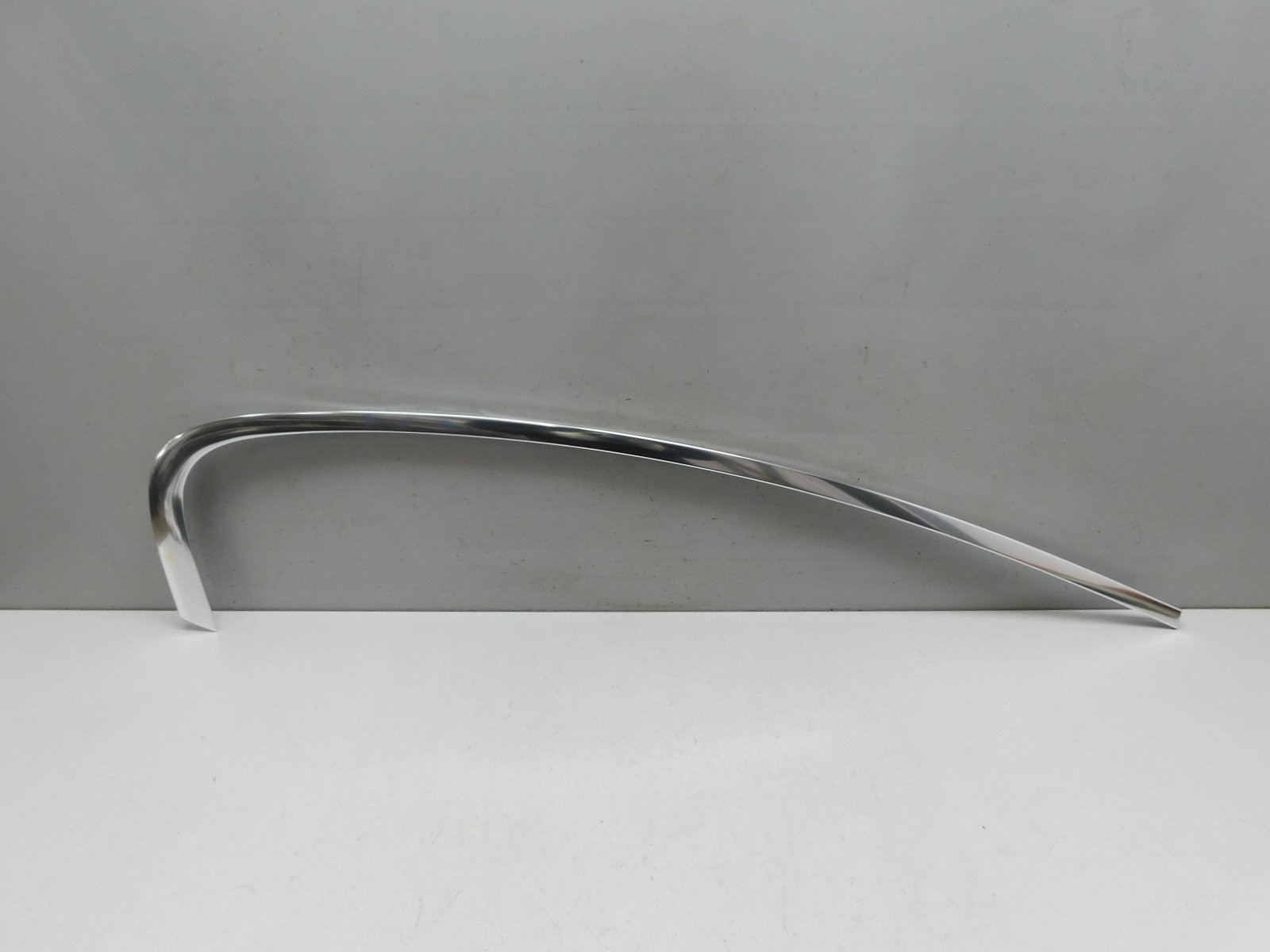 Накладка двери задней правой BMW 5-серия G30 2016>