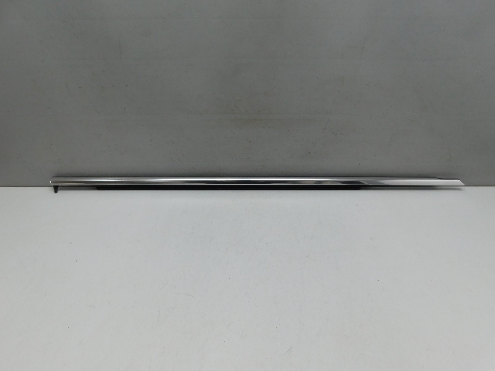 Накладка двери передней правой BMW 5-серия G30 2016>