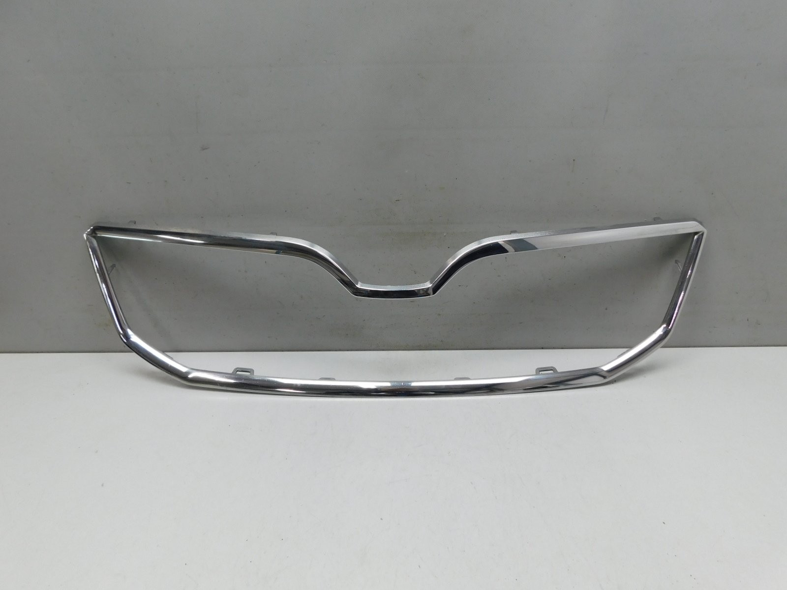 Молдинг решетки радиатора Skoda Octavia III (A7) 2013-2020