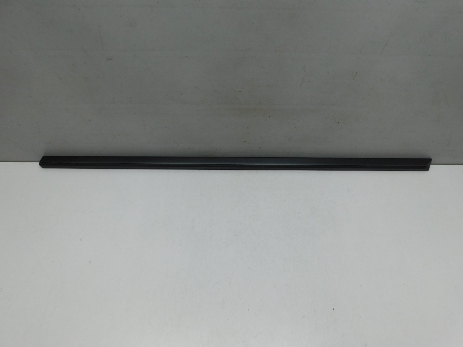 Молдинг двери передней правой Volvo V90 Cross Country 2017>