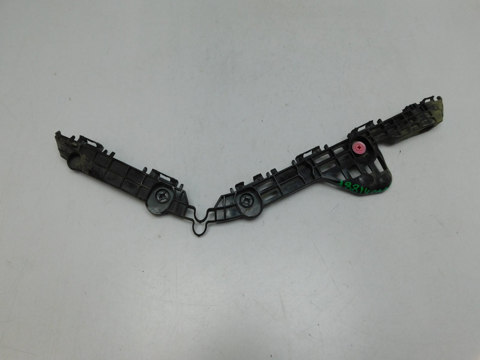 Кронштейн заднего бампера Toyota Camry V70 2017>