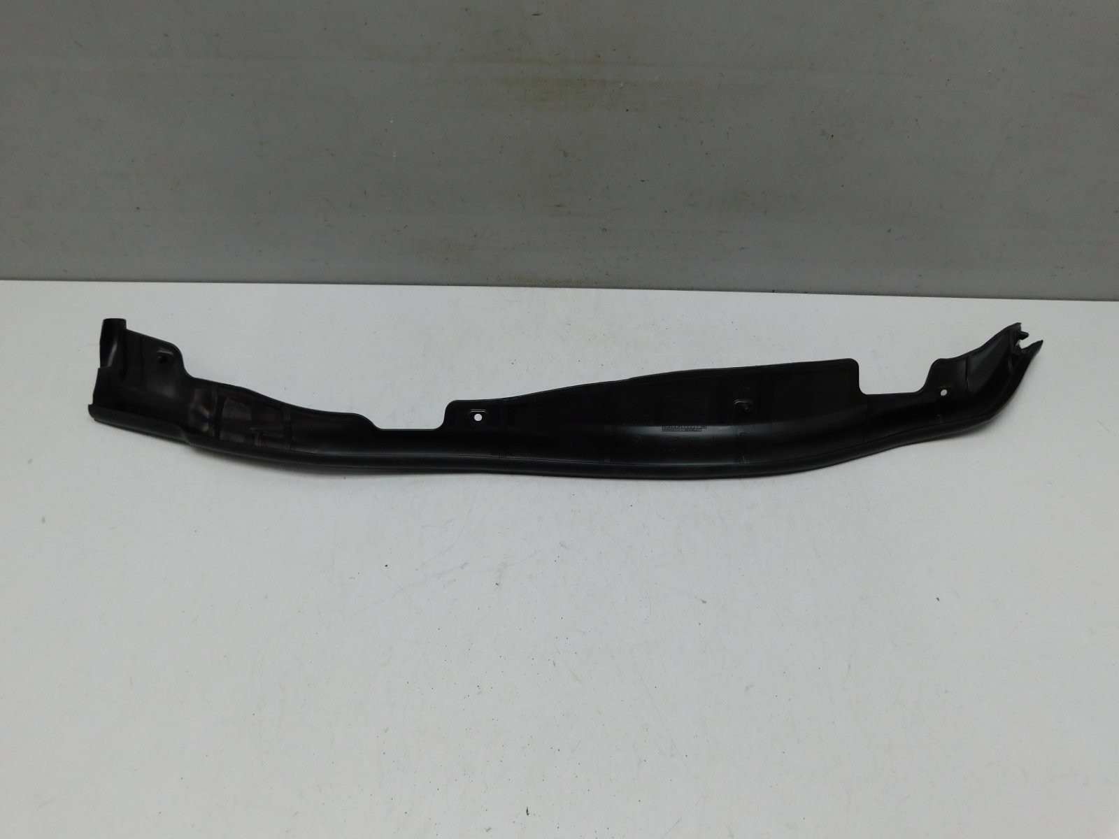 Уплотнитель двери BMW X1 F48 2015>