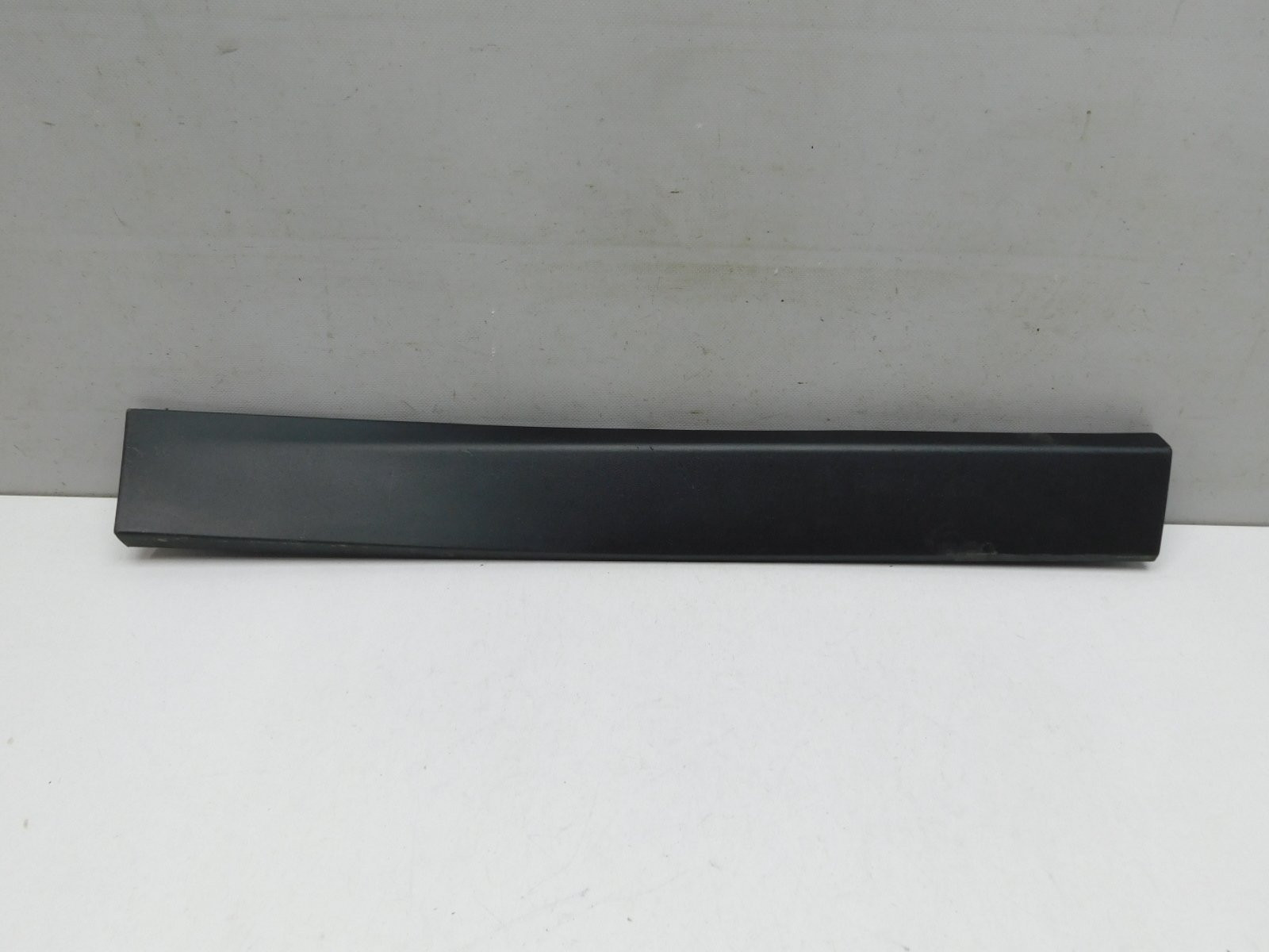 Накладка двери задней правой BMW X1 F48 2015>