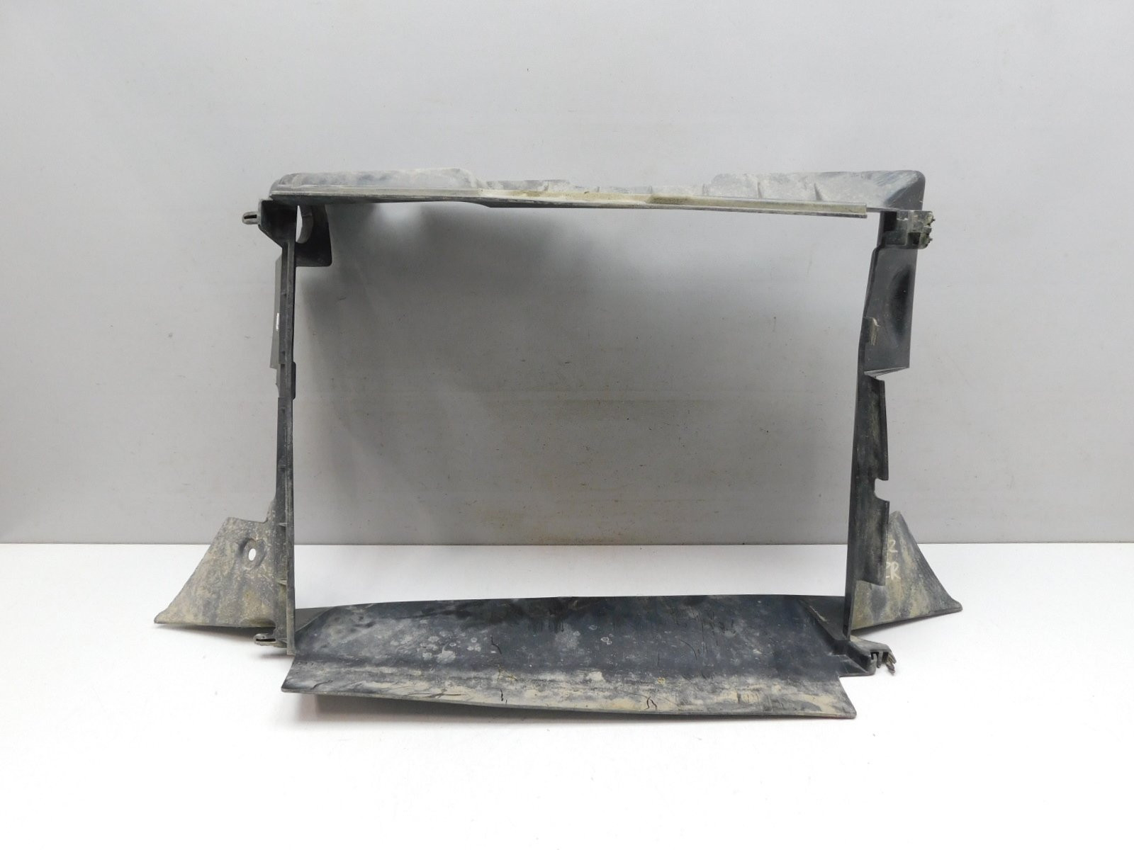 Воздуховод радиатора VAZ Vesta 2015>