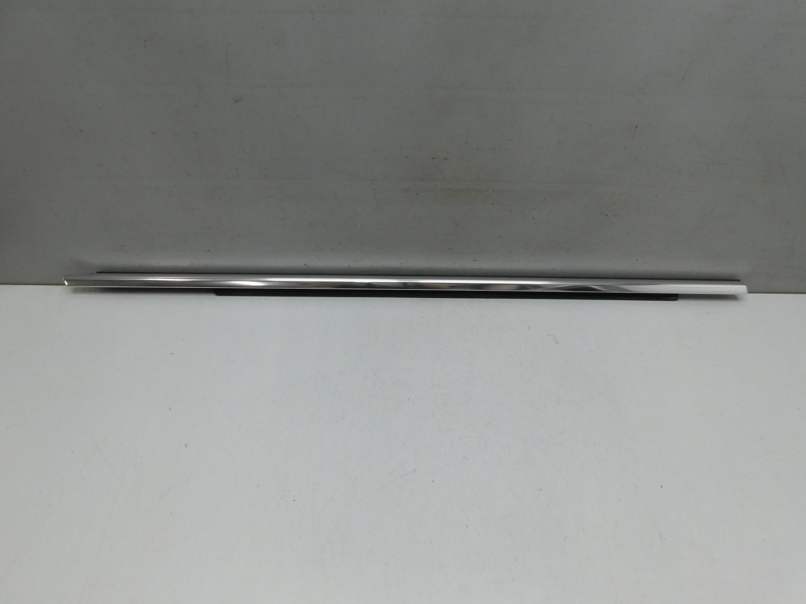 Молдинг двери задней правой BMW 5-серия G30 2016>