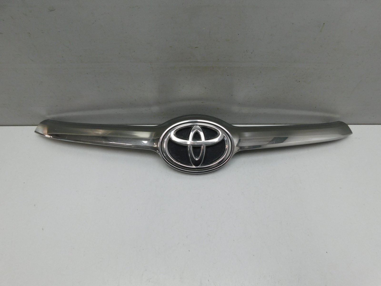 Накладка на решетку радиатора Toyota Highlander III 2013>