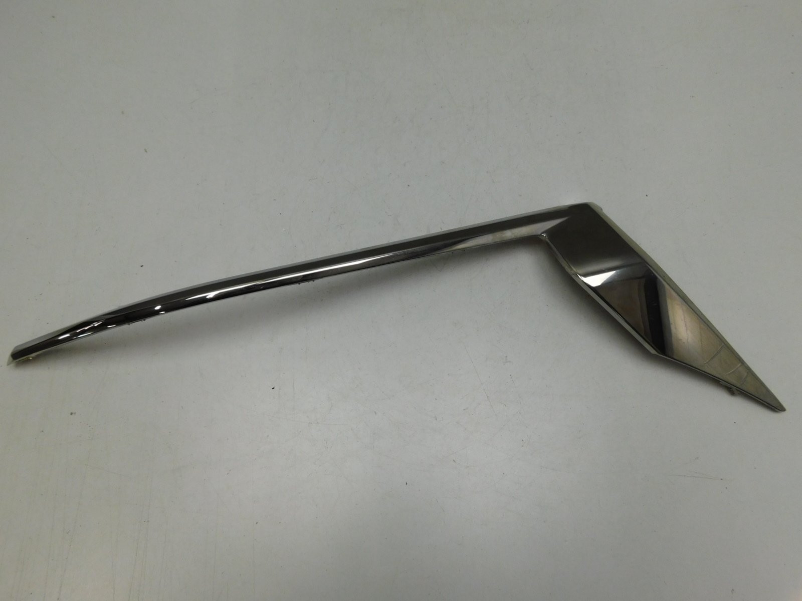 Молдинг переднего бампера Toyota Land Cruiser (150)/Prado 2009>