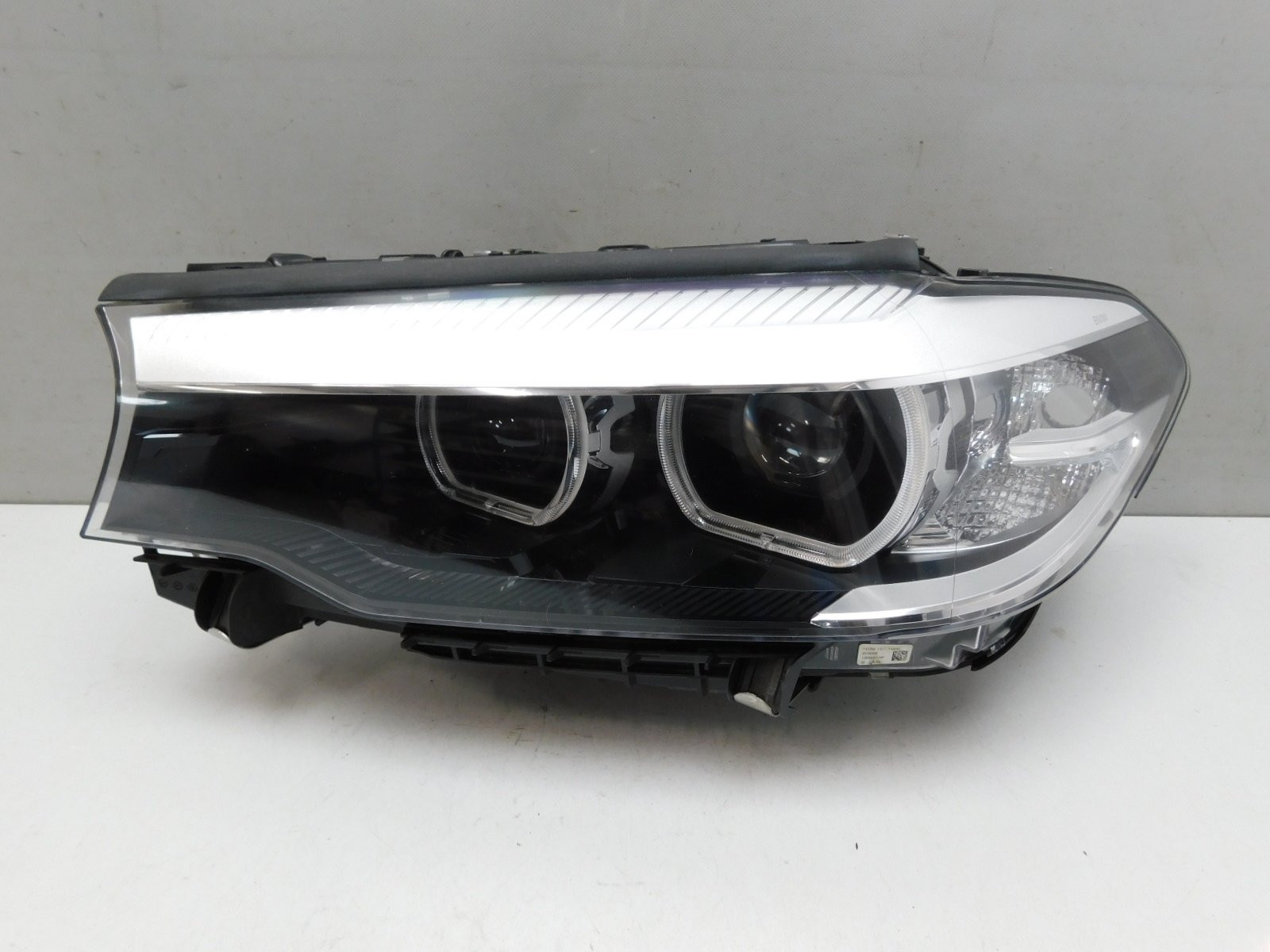 Фара левая BMW 5-серия G30 2016>