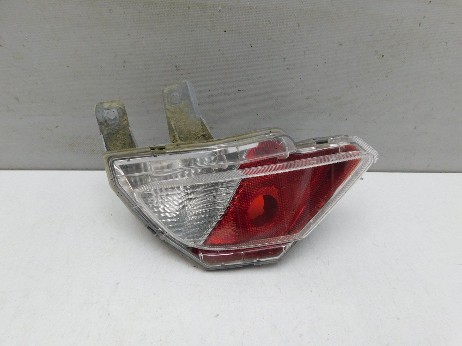 Фонарь задний в бампер правый Toyota RAV 4 2013-2019