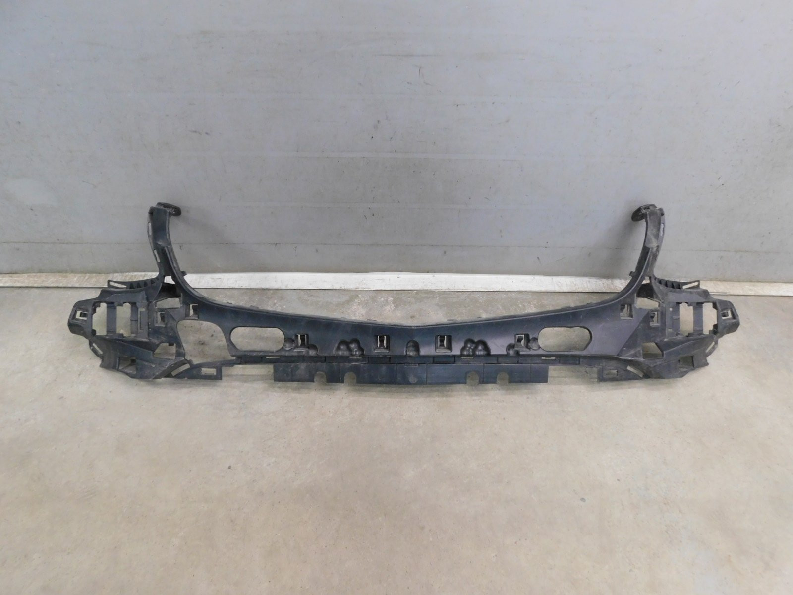 Кронштейн переднего бампера Mercedes-Benz GLC-Class X253 2015>