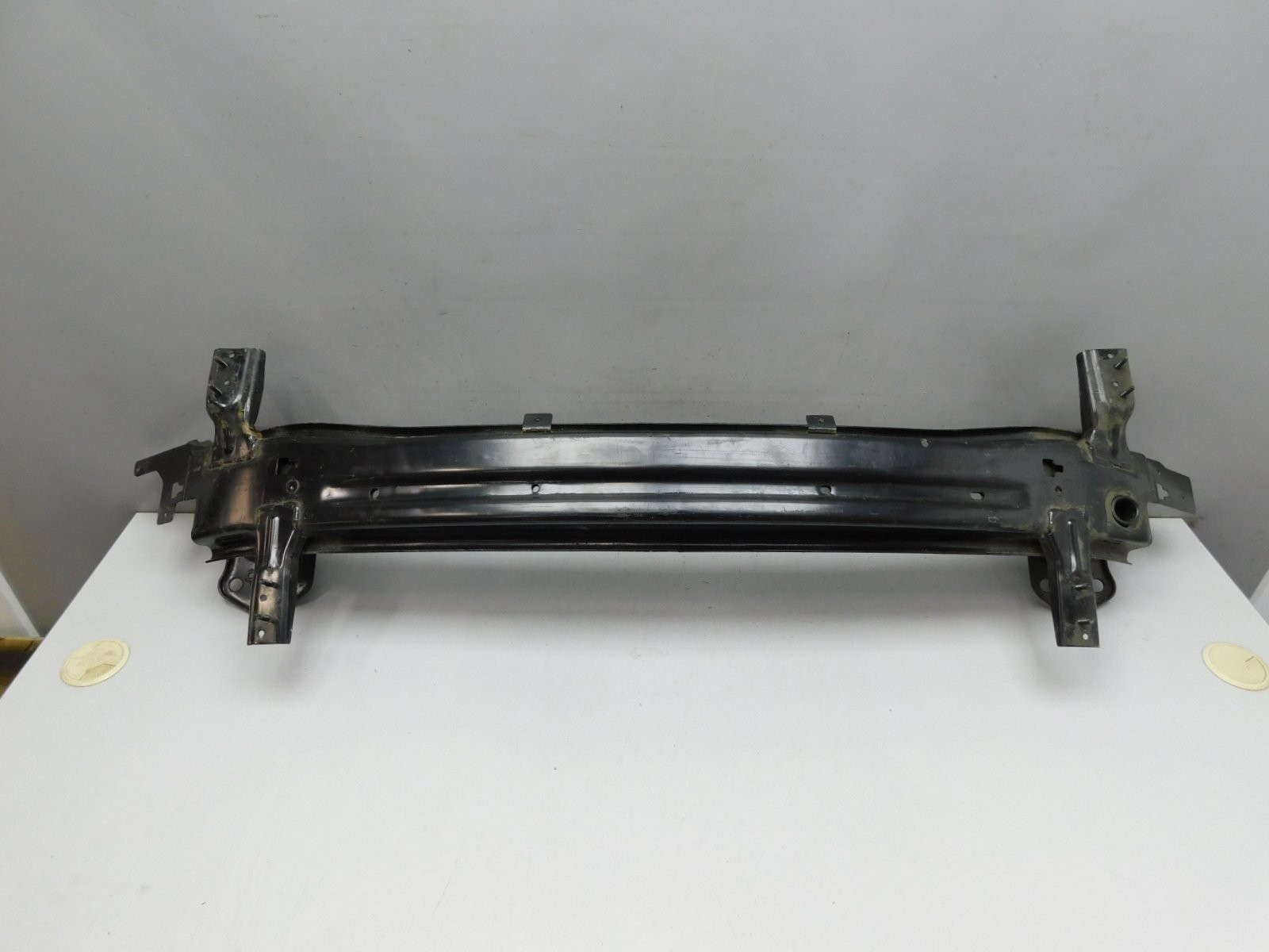 Усилитель переднего бампера Kia Sorento 2009>