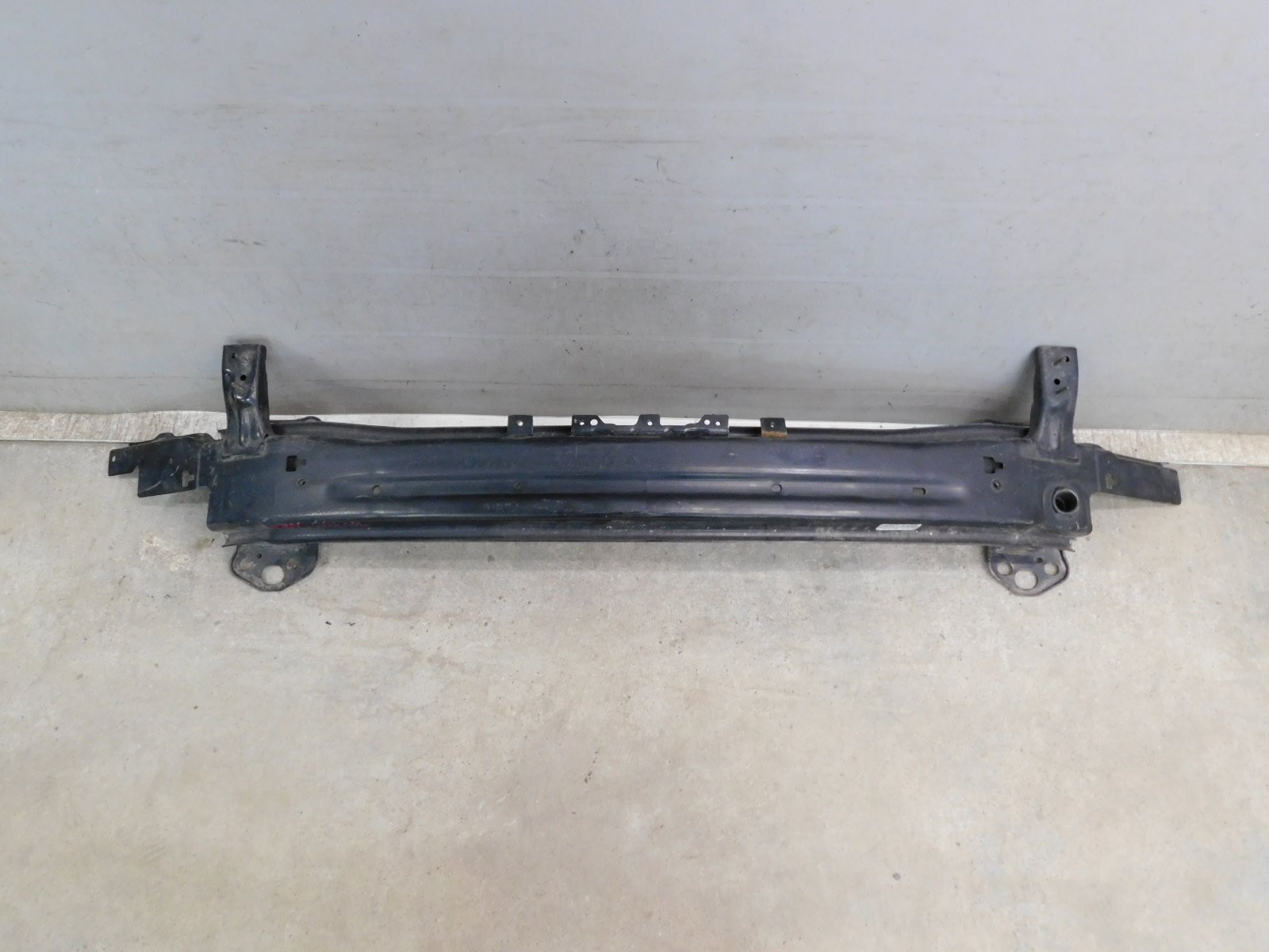 Усилитель переднего бампера Hyundai Santa Fe 2012-2018