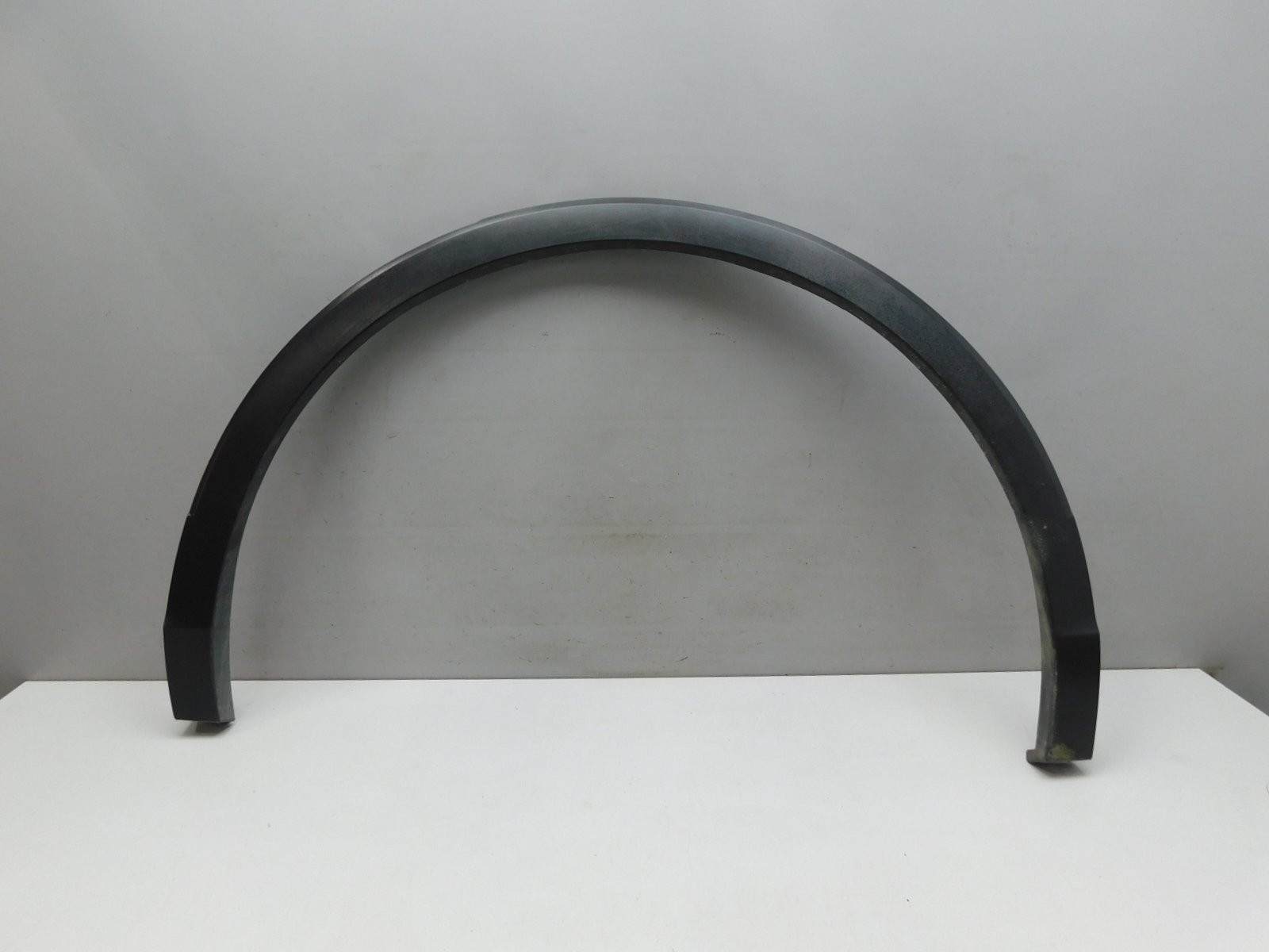 Накладка крыла заднего  левого Volkswagen Tiguan 2017>