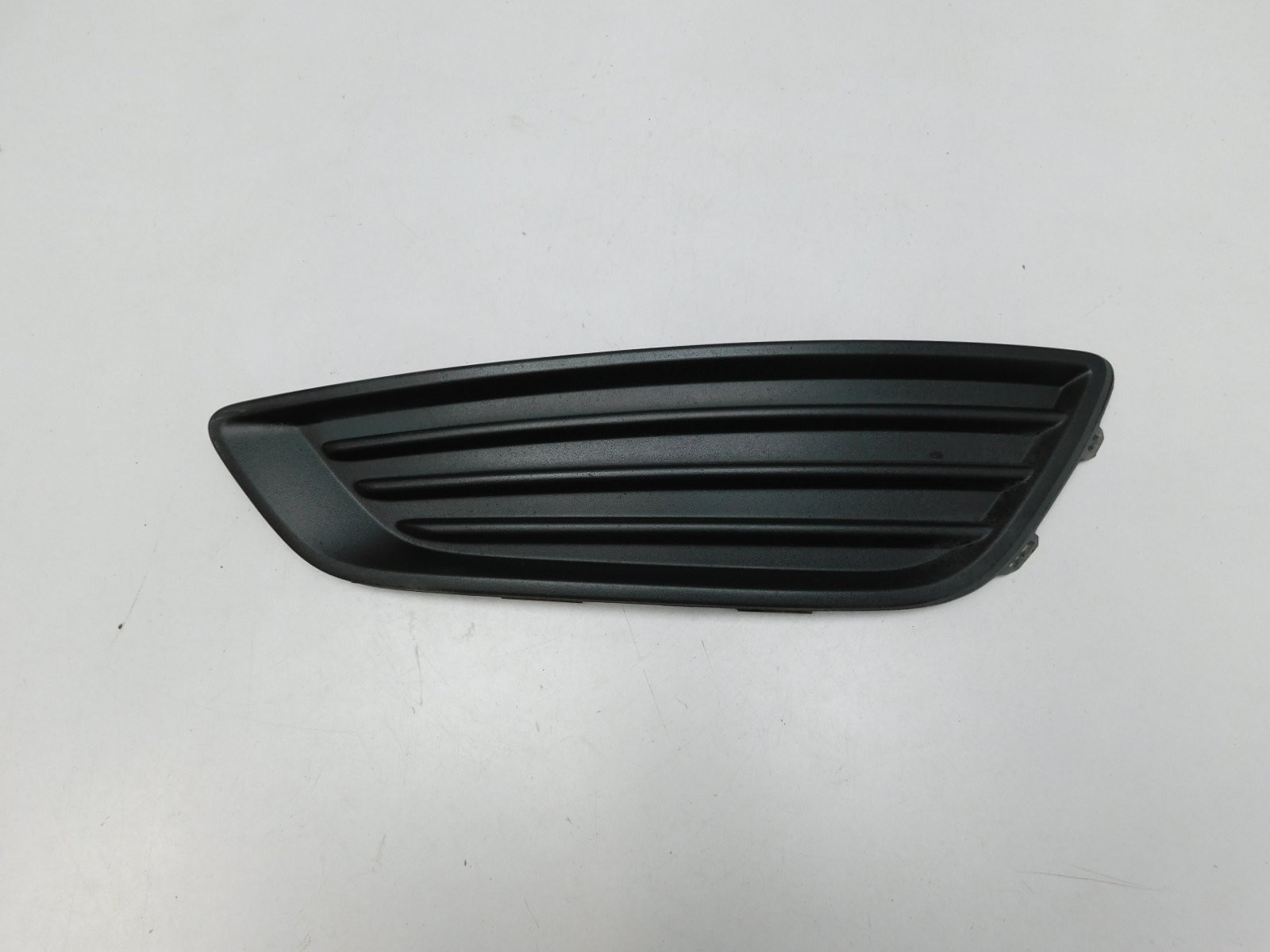 Решетка в бампер левая Ford Focus III 2011>