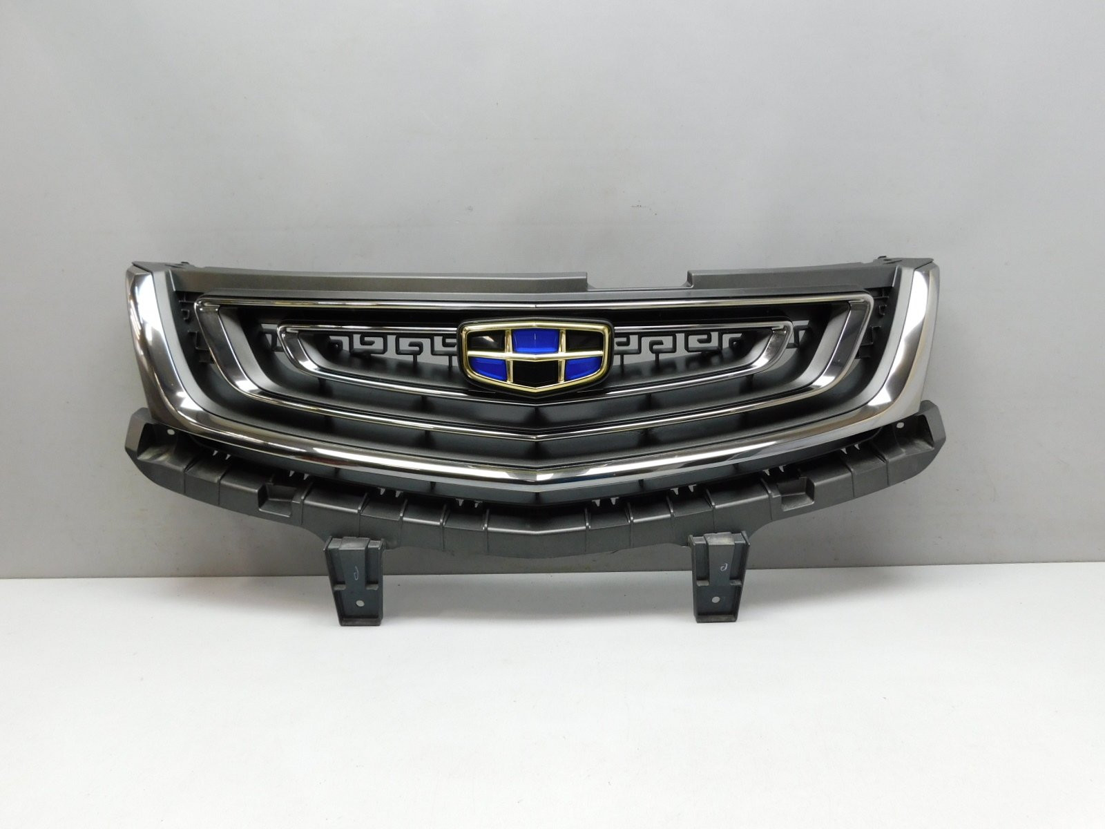 Решетка радиатора Geely Emgrand