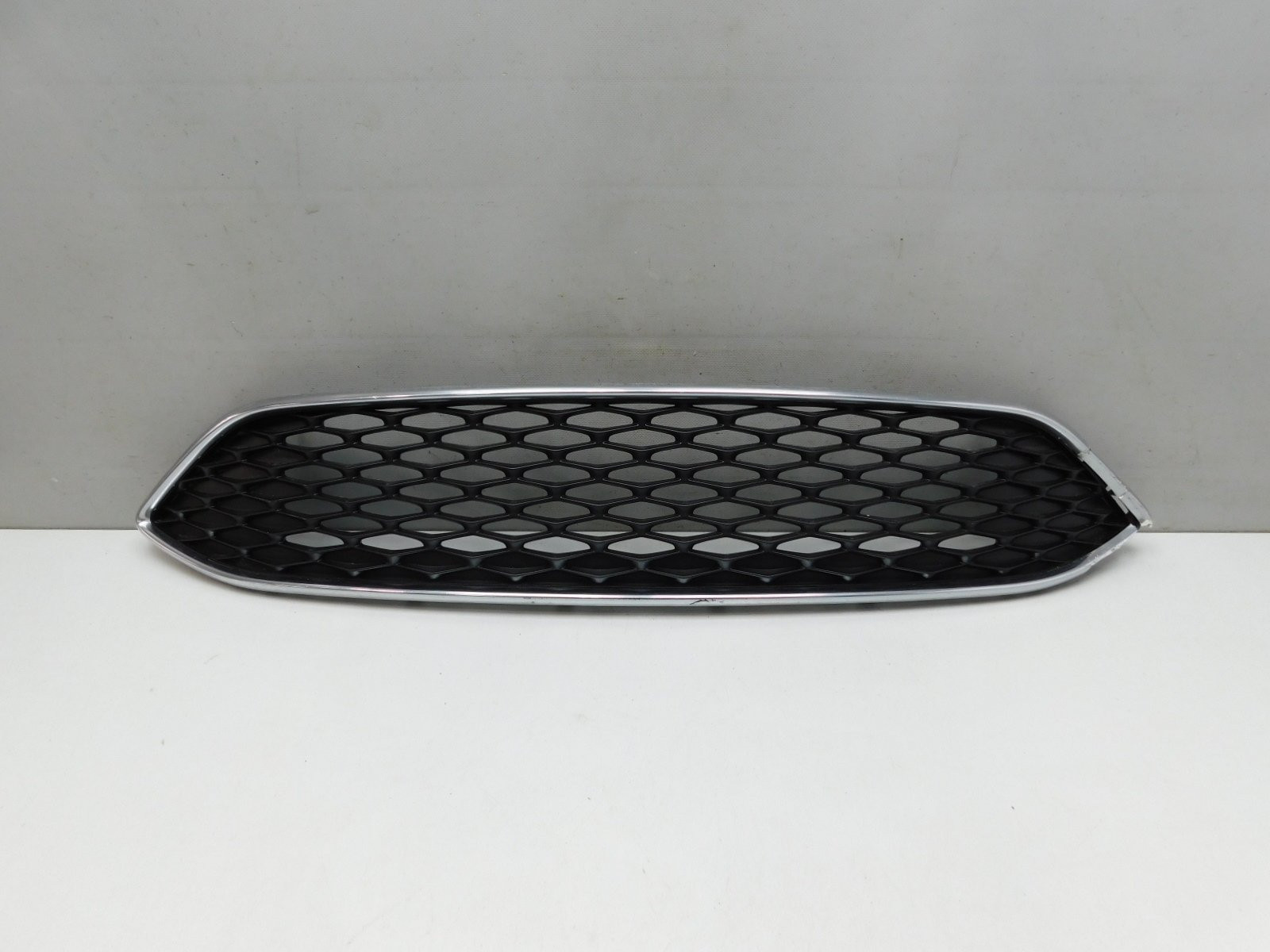 Решетка радиатора Ford Focus III 2011>