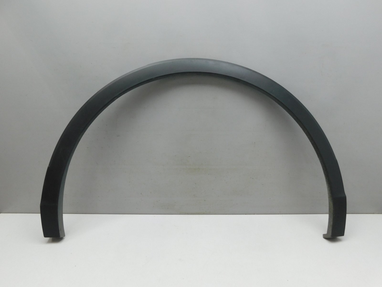 Накладка крыла заднего  левого Volkswagen Tiguan 2017>