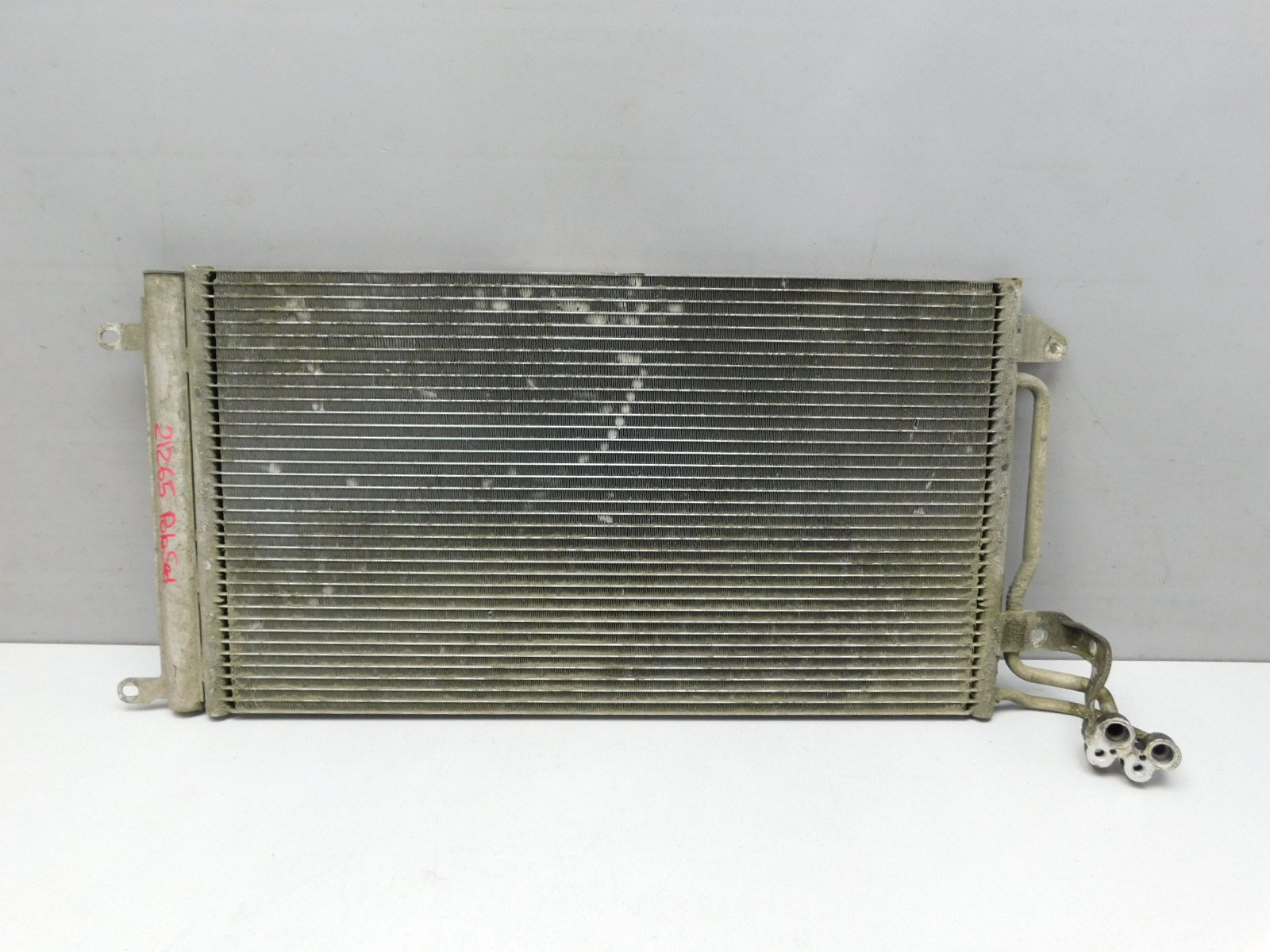 Радиатор кондиционера Volkswagen Polo Sedan 2011-2020