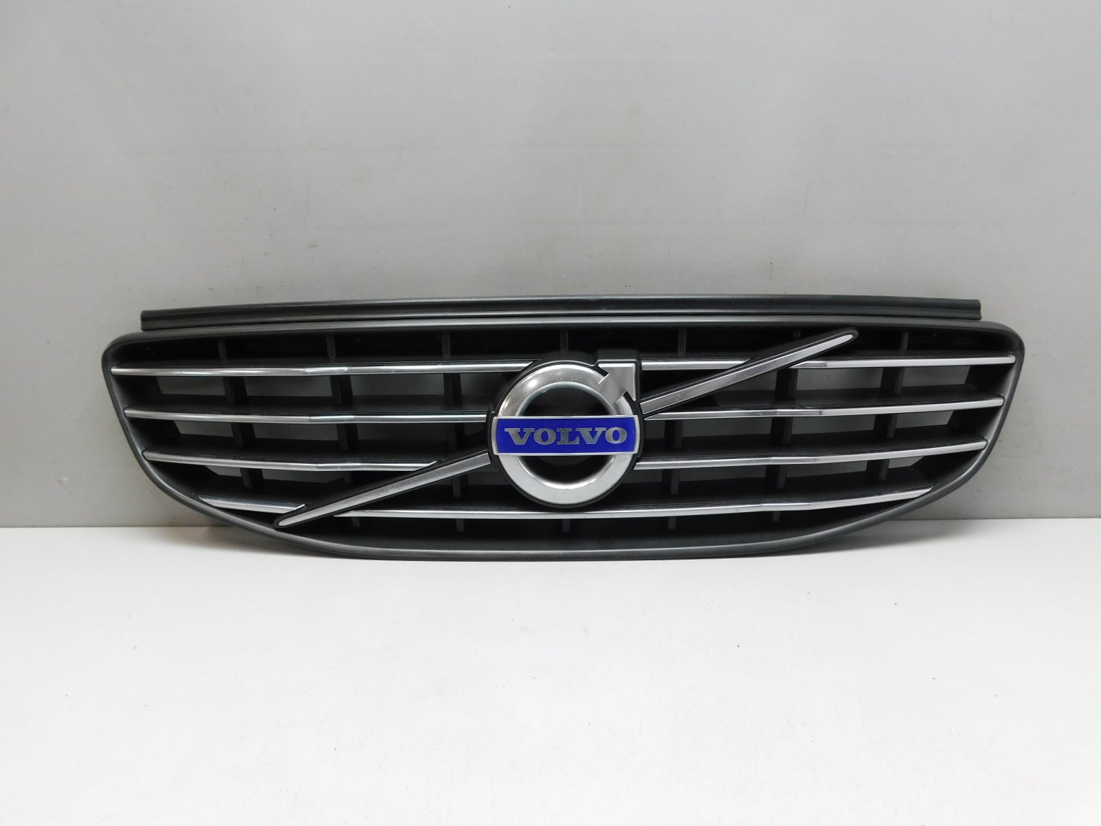 Решетка радиатора Volvo XC60 2008-2017