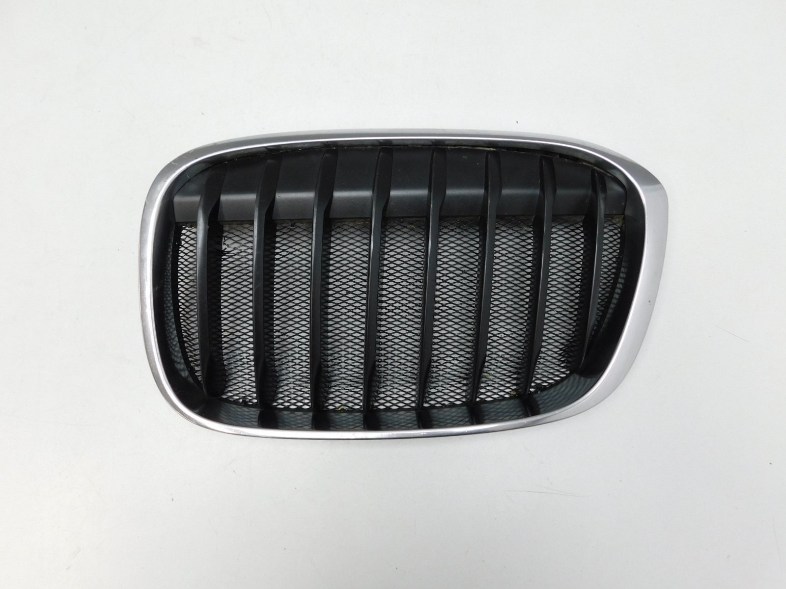 Решетка радиатора BMW X1 F48 2015>