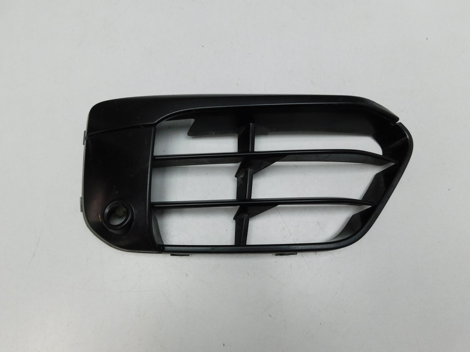 Решетка в бампер правая BMW X1 F48 2015>