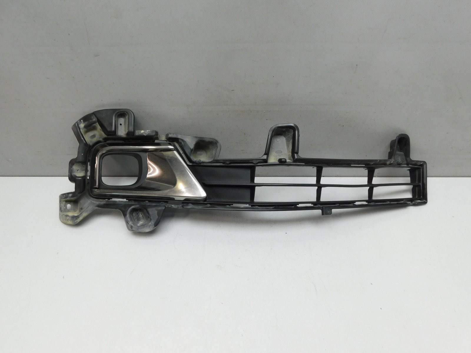 Решетка в бампер правая Toyota Land Cruiser (200) 2008>