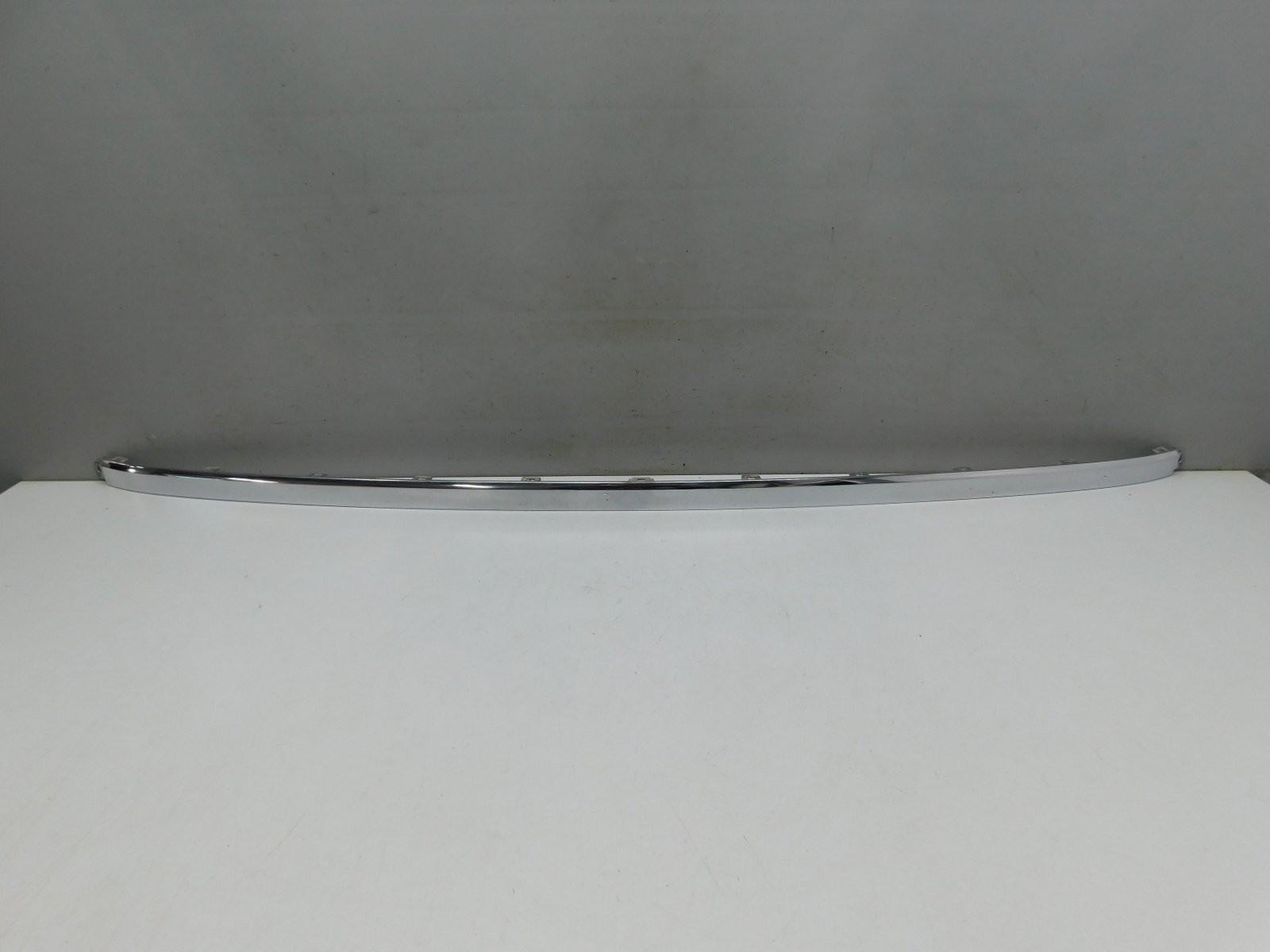 Молдинг заднего бампера Volkswagen Touareg 2010>